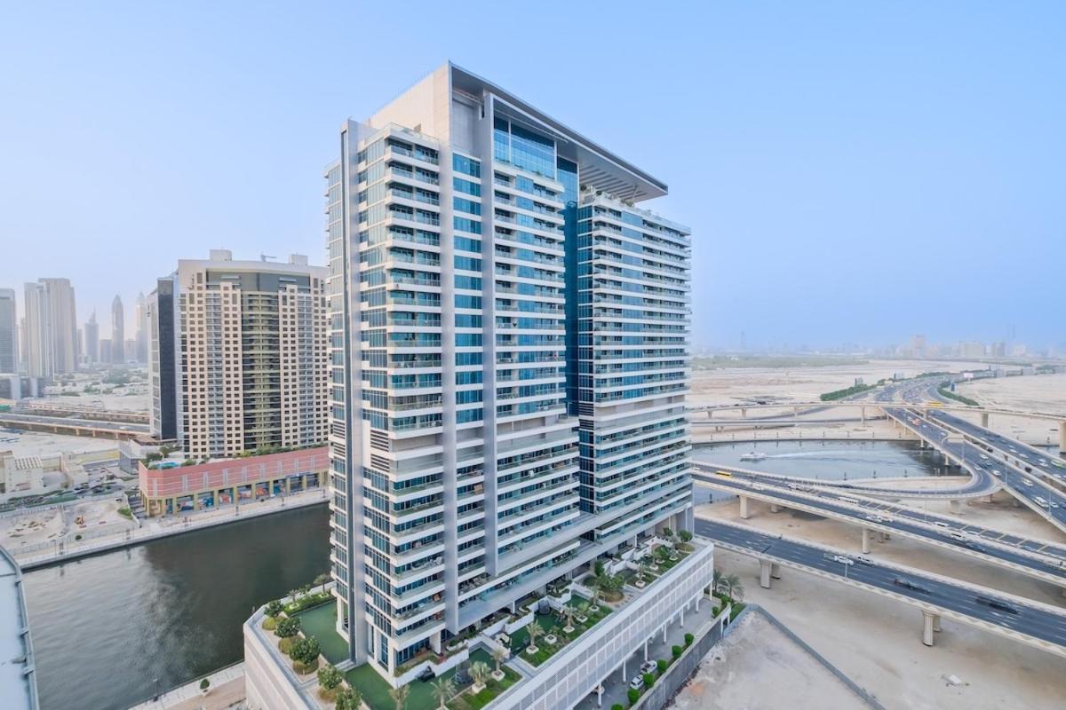 Serene 1-bedroom For 4 In Business Bay Dubai