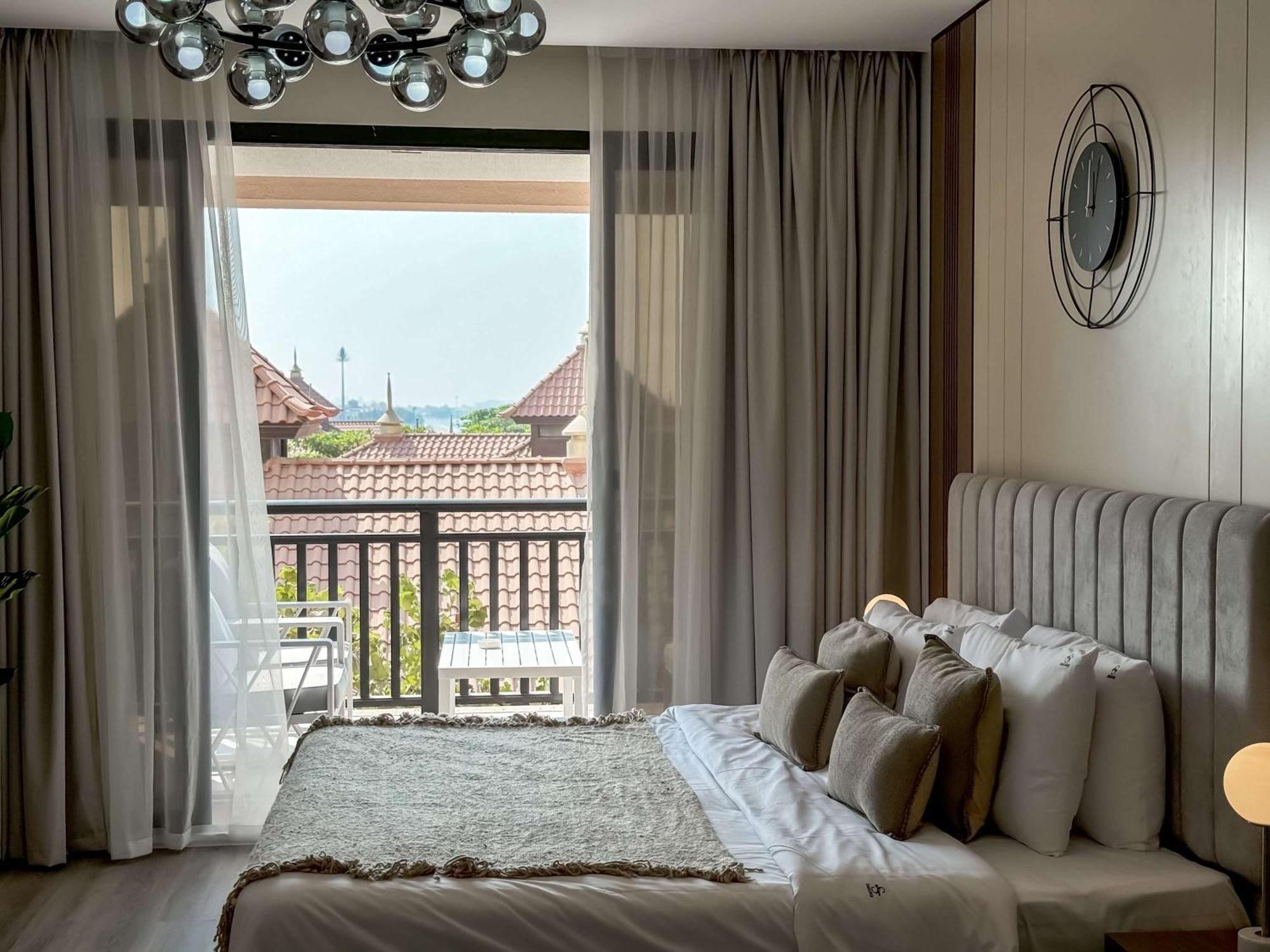 Upgraded 2br - Beachfront - 5 Star Dubai