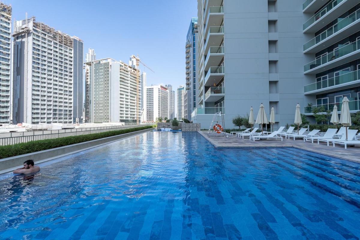 Daire Awesome 1-bedroom With Burj Views At Vera Tower In Business Bay Dubai
