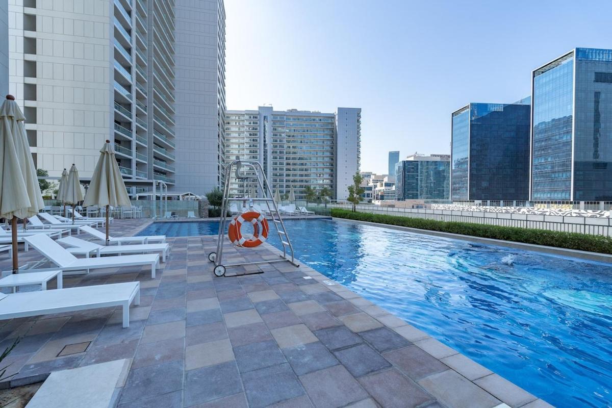 Daire Awesome 1-bedroom With Burj Views At Vera Tower In Business Bay