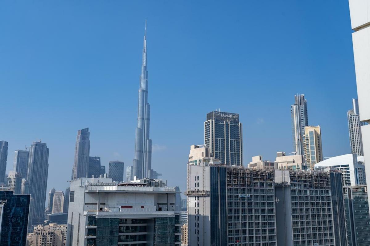 Daire Awesome 1-bedroom With Burj Views At Vera Tower In Business Bay Dubai