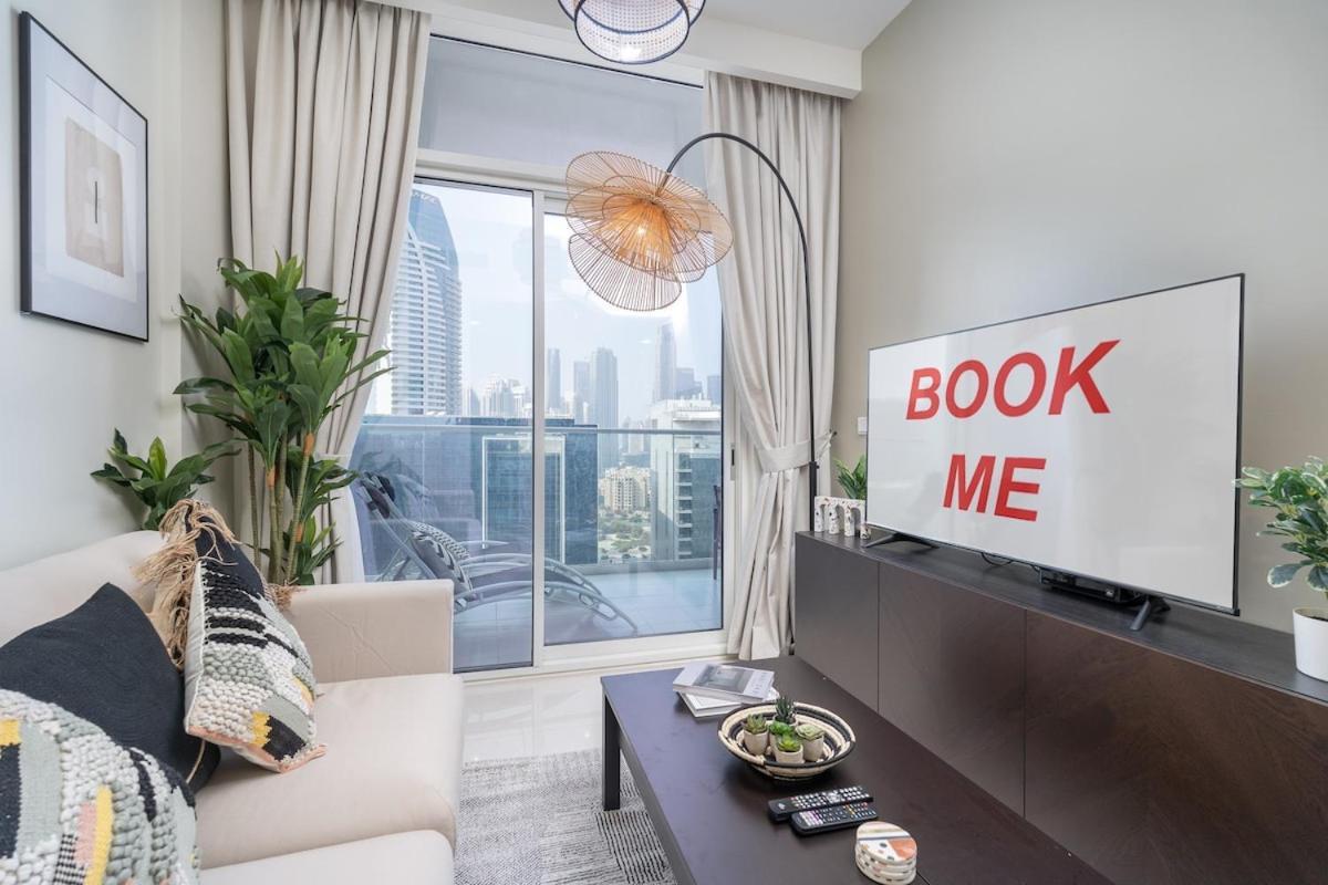 Daire Awesome 1-bedroom With Burj Views At Vera Tower In Business Bay Dubai