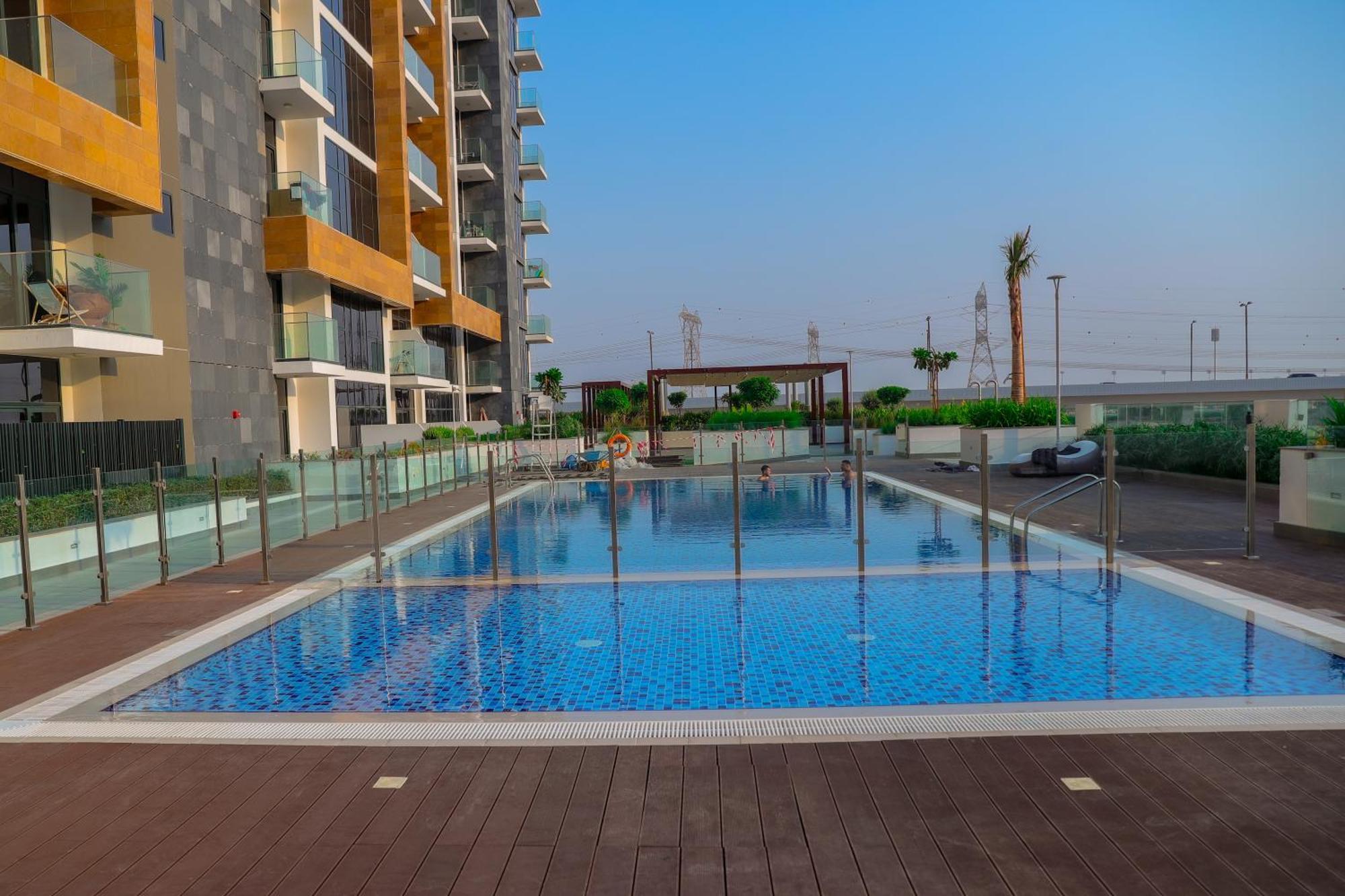 Cozy Spacious Azizi 47 Apartamento Dubai