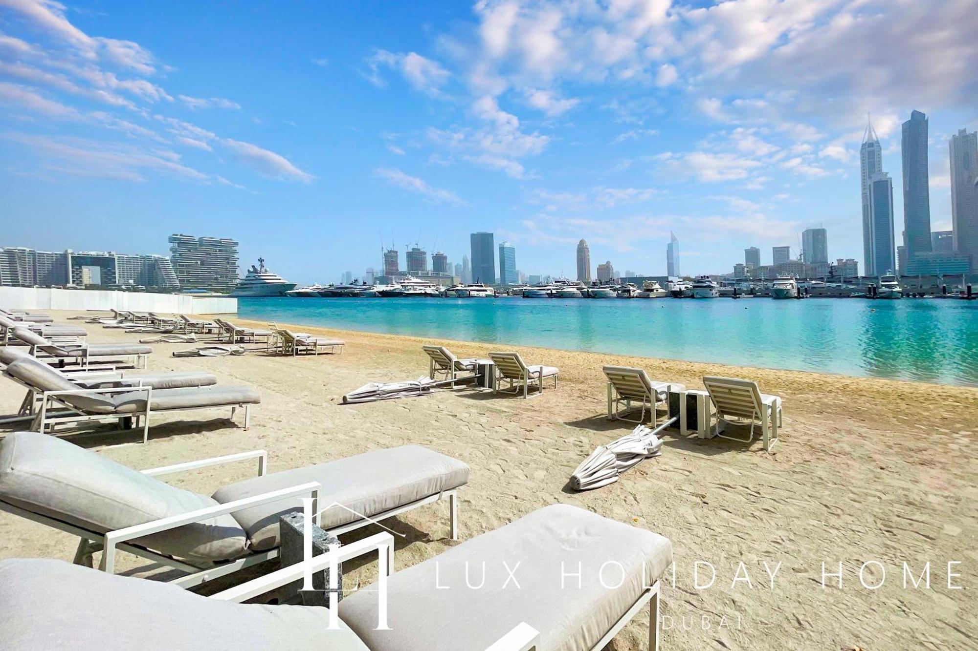 Lux The Marina Vista Beachfront 4 Apartment *