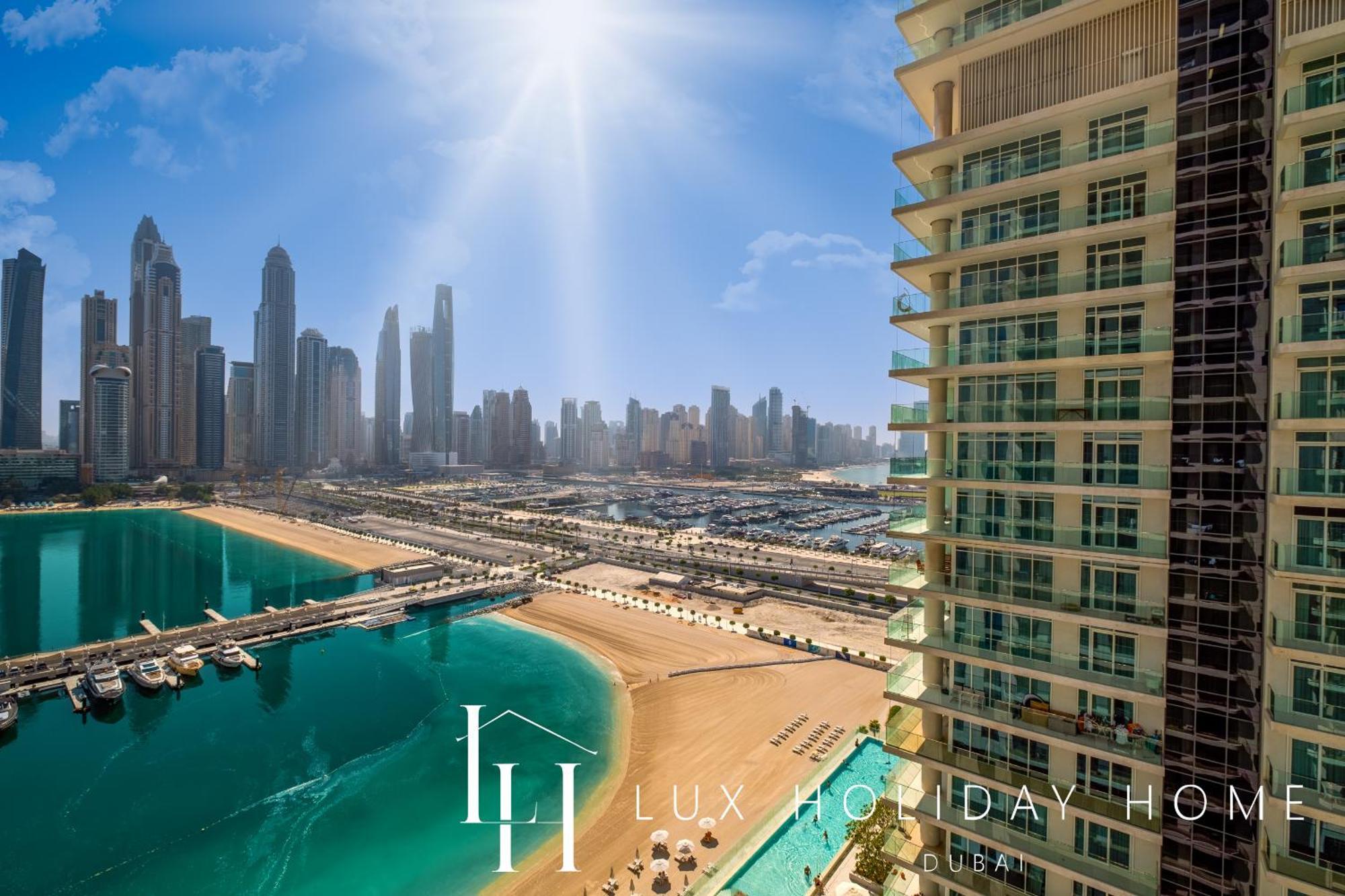 Lux The Marina Vista Beachfront 4 Apartment