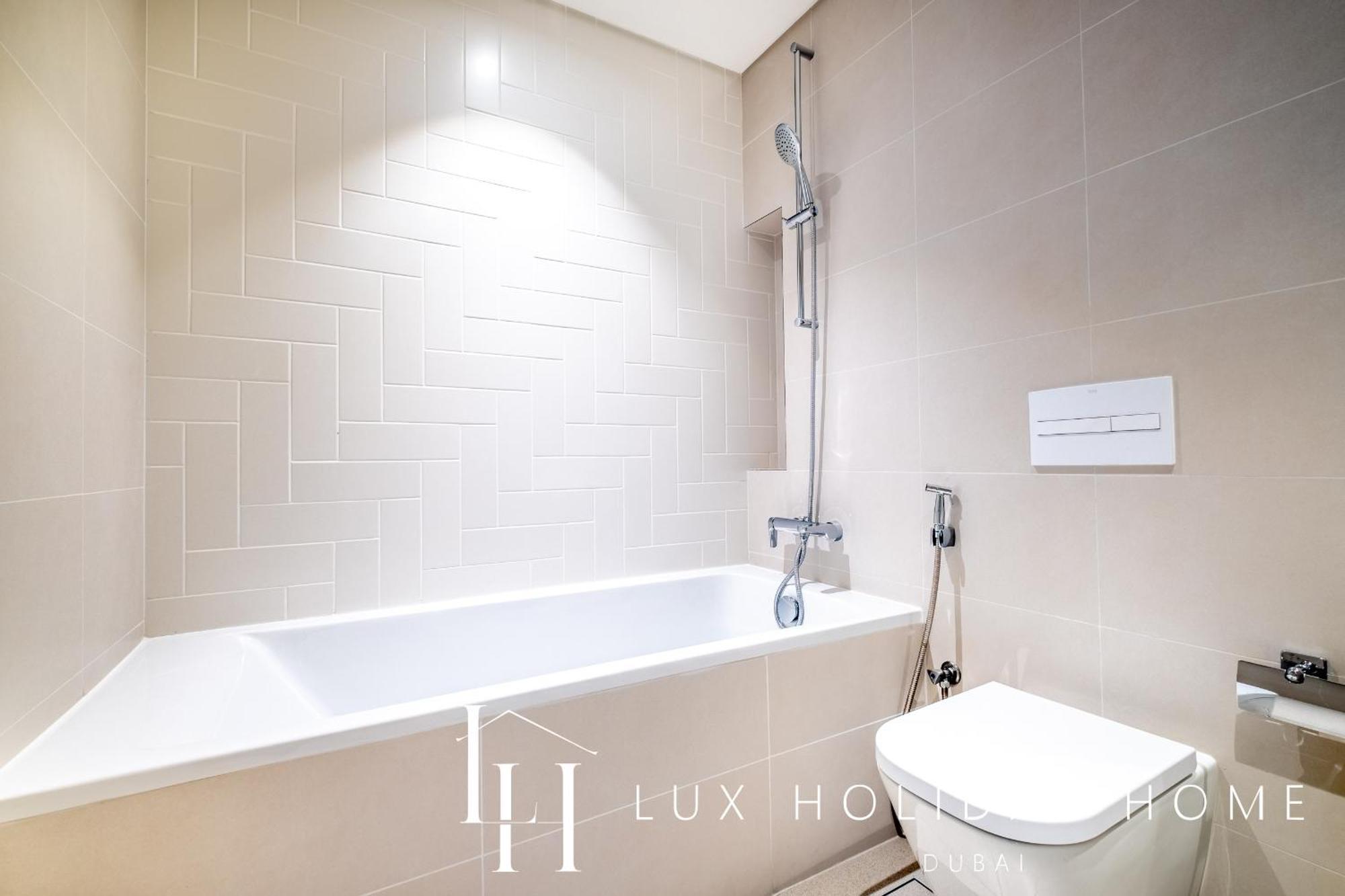 Lux The Marina Vista Beachfront 4 Dubai