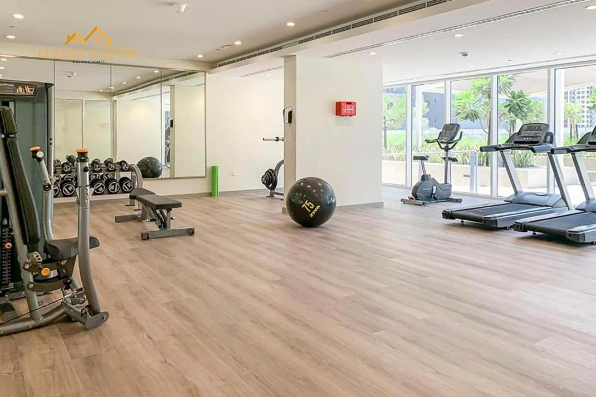 Luxury 1br Apt, Canal View, Near Mall Apartment Dubai