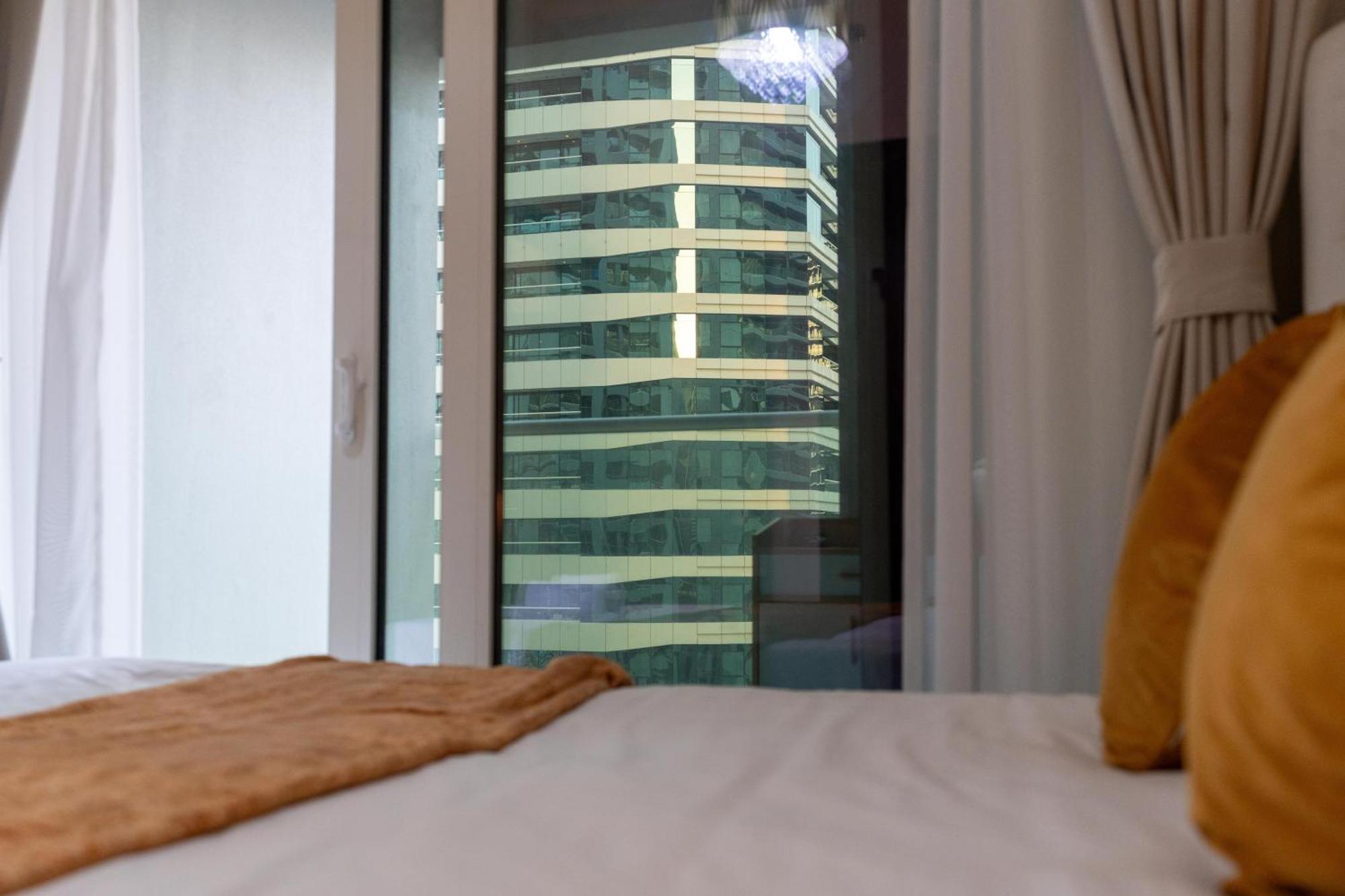 Luxury 1br Apt, Canal View, Near Mall Apartment *