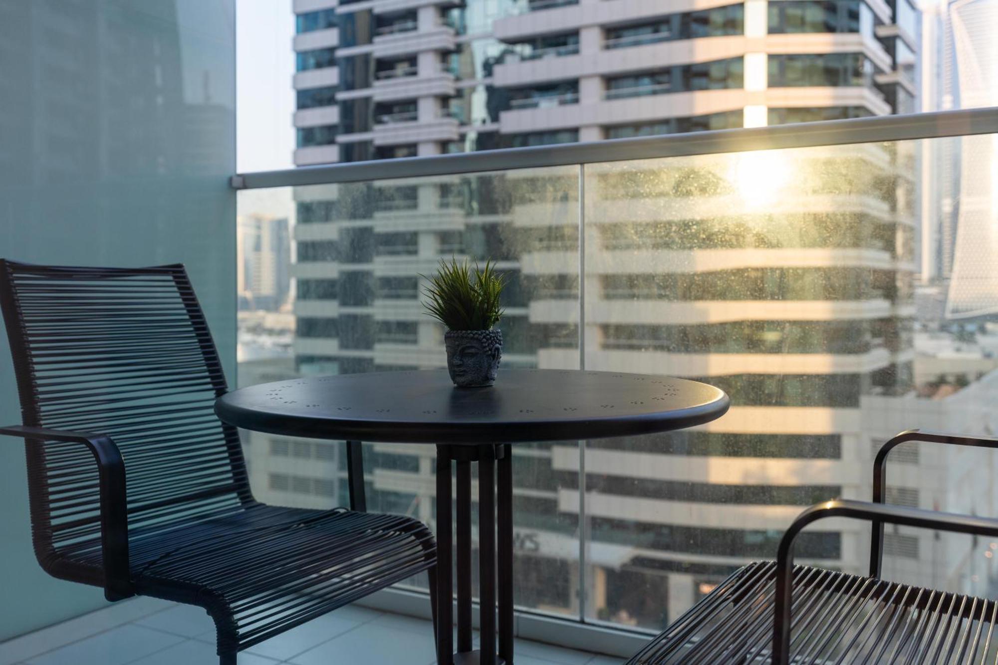 Apartment Luxury 1br Apt, Canal View, Near Mall