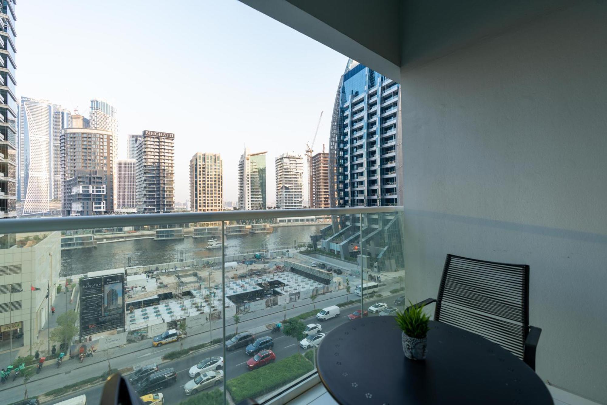 Apartment Luxury 1br Apt, Canal View, Near Mall Dubai