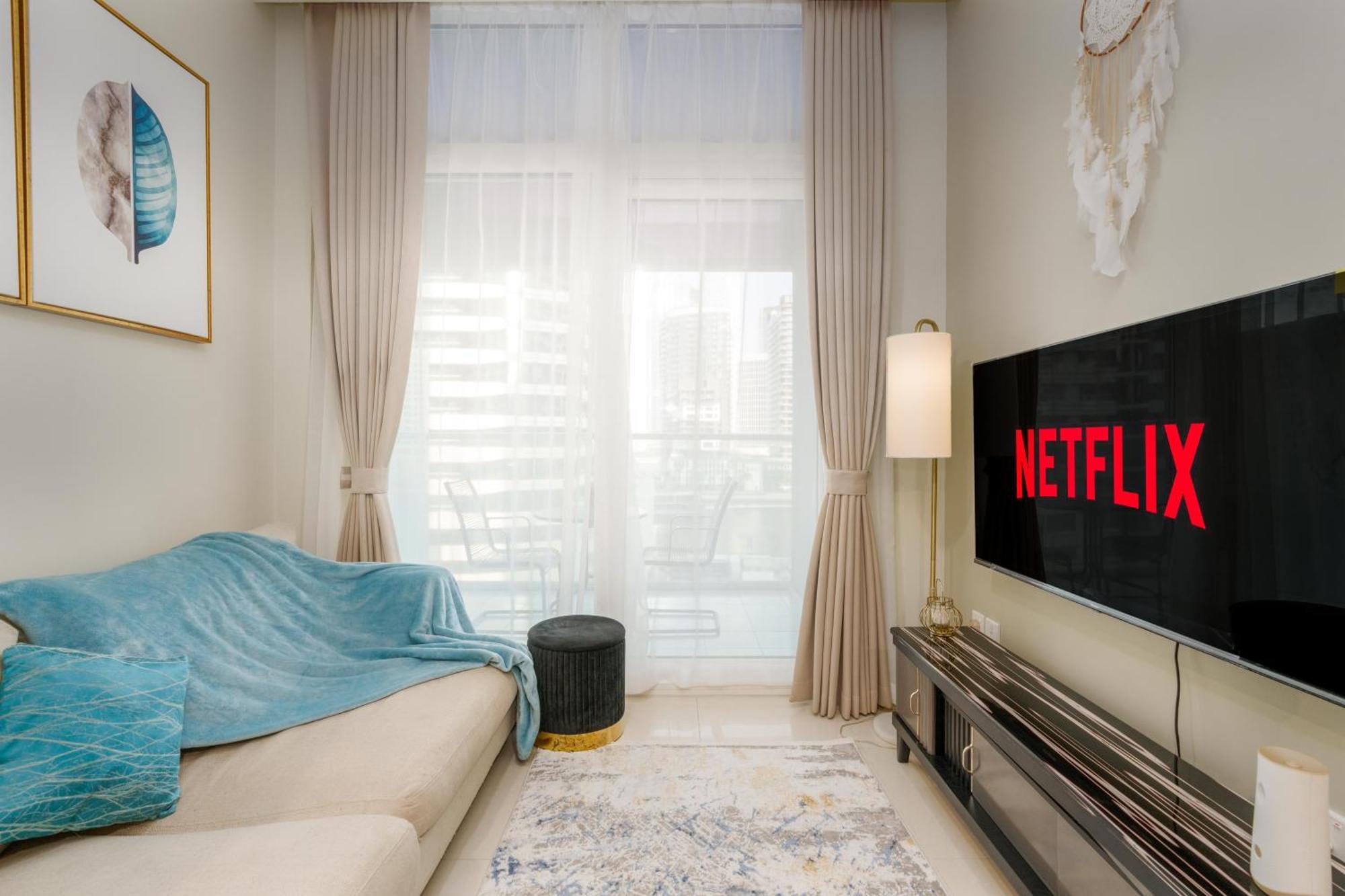 Luxury 1br Apt, Canal View, Near Mall *