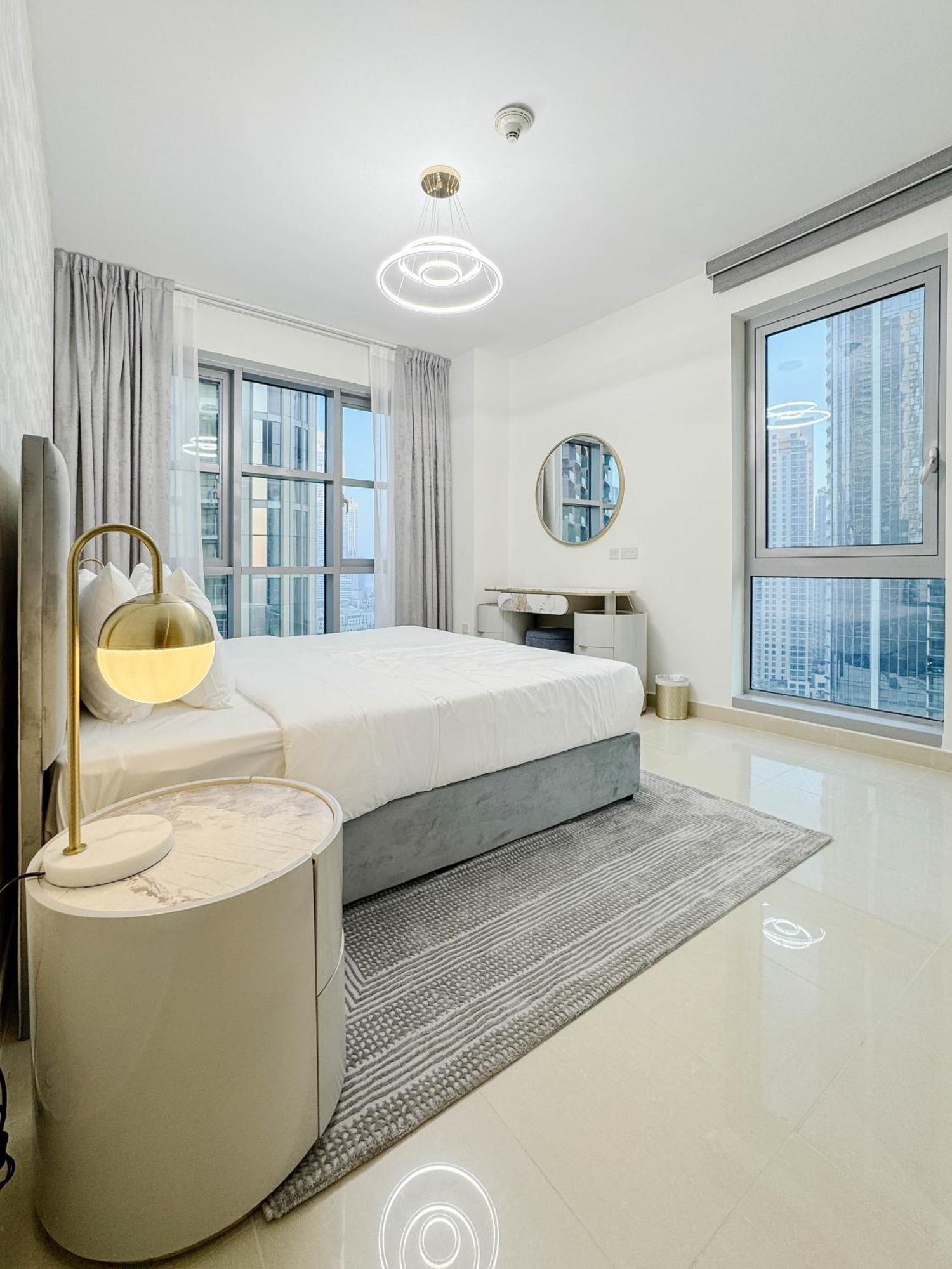Apartment Downtown 2 Bedroom Burj Khalifa & Fountains Views 8 Min From Mall *