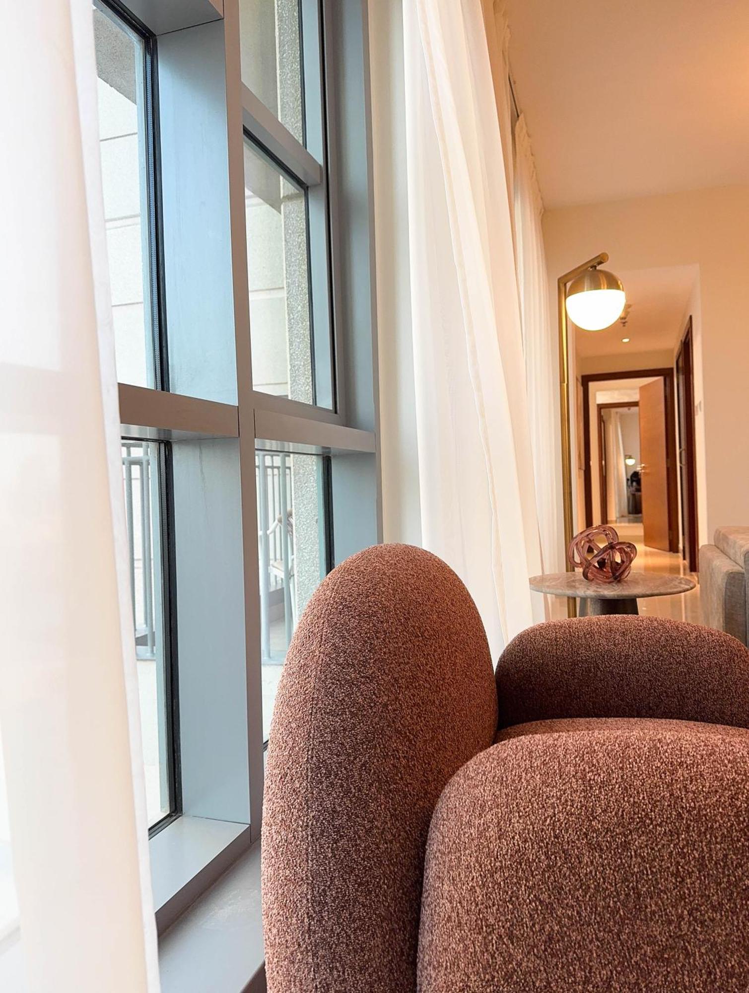 Downtown 2 Bedroom Burj Khalifa & Fountains Views 8 Min From Mall Apartment Dubai