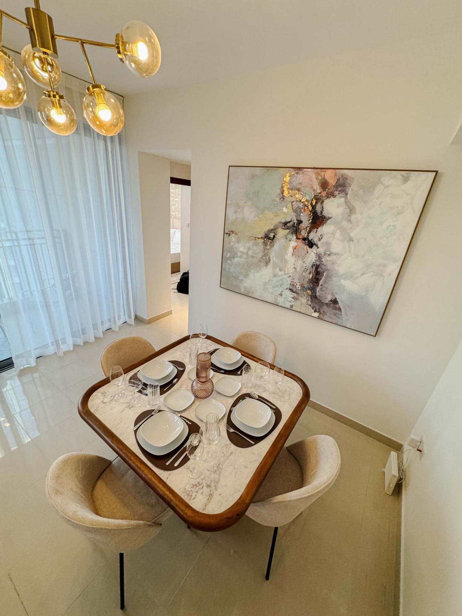 Downtown 2 Bedroom Burj Khalifa & Fountains Views 8 Min From Mall *