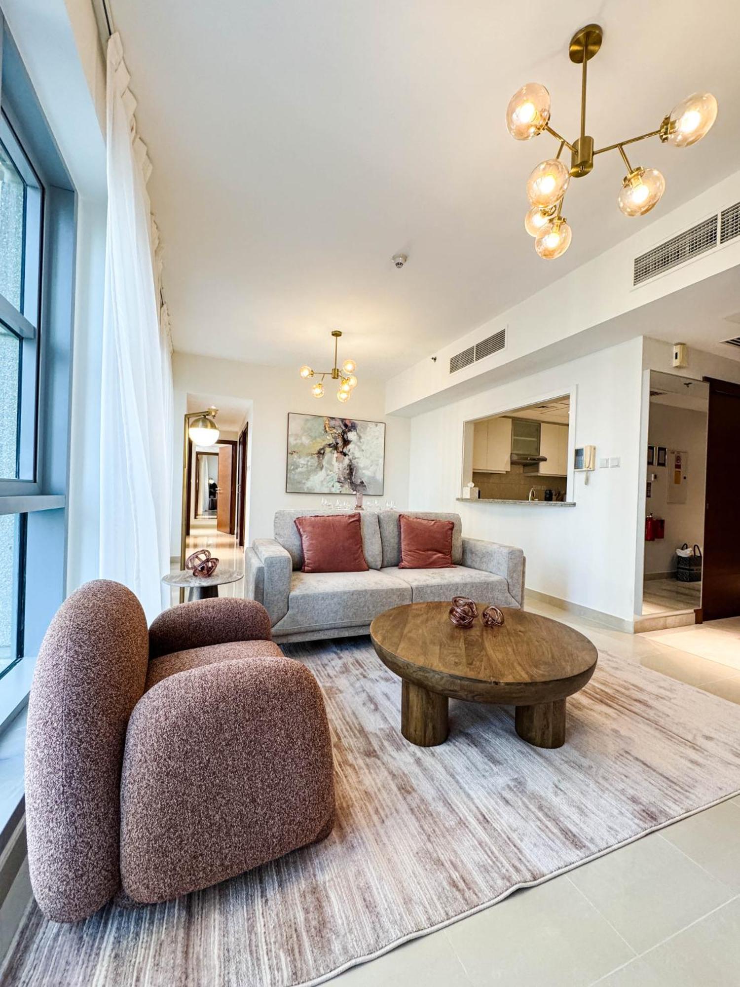 Apartment Downtown 2 Bedroom Burj Khalifa & Fountains Views 8 Min From Mall *