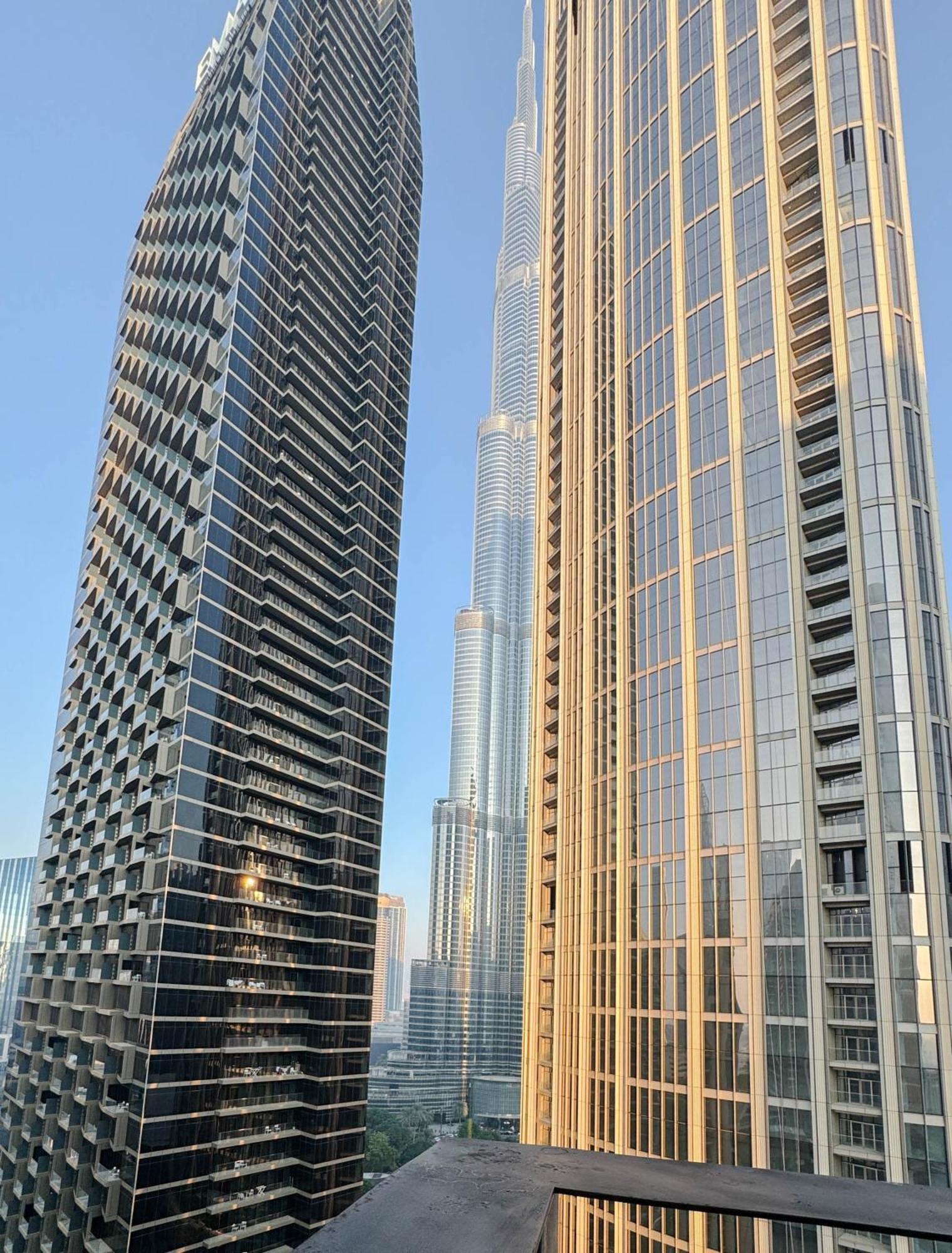 Downtown 2 Bedroom Burj Khalifa & Fountains Views 8 Min From Mall Apartment *