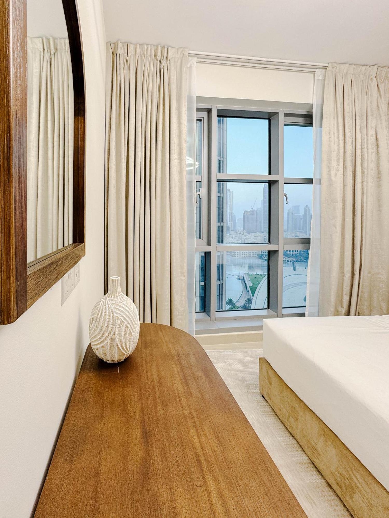 Apartment Downtown 2 Bedroom Burj Khalifa & Fountains Views 8 Min From Mall Dubai
