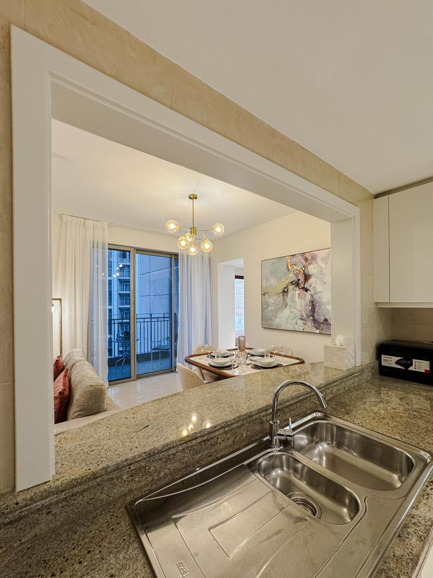 Downtown 2 Bedroom Burj Khalifa & Fountains Views 8 Min From Mall