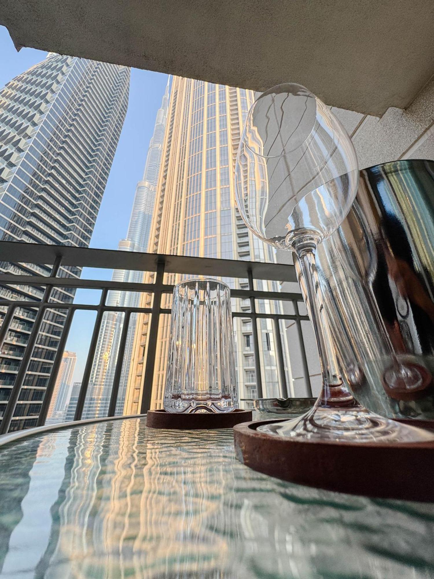 Apartment Downtown 2 Bedroom Burj Khalifa & Fountains Views 8 Min From Mall Dubai