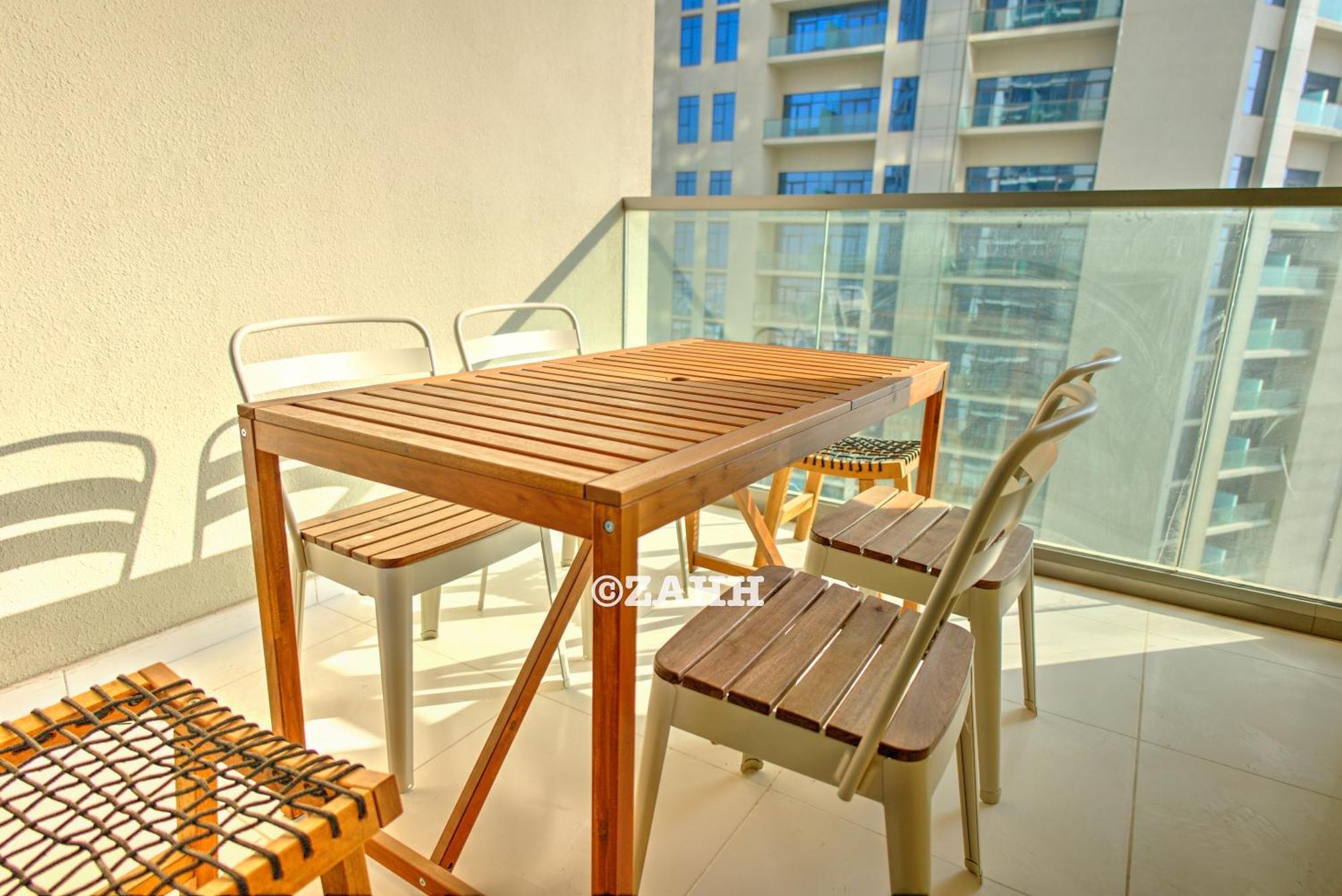 Business Bay Chic Apartment *