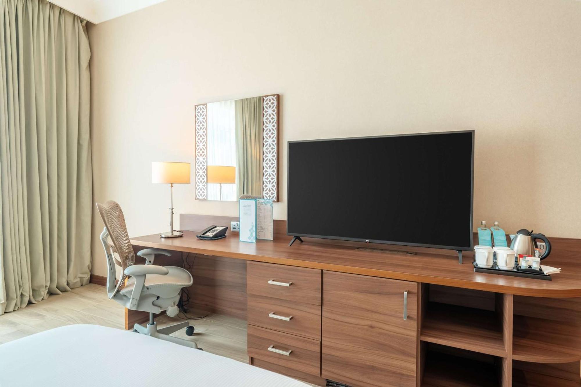 Hotel Hilton Garden Jumeirah 4*