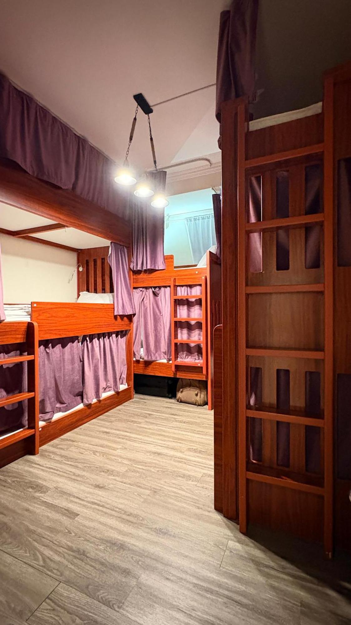 Capsule hotel Route 66