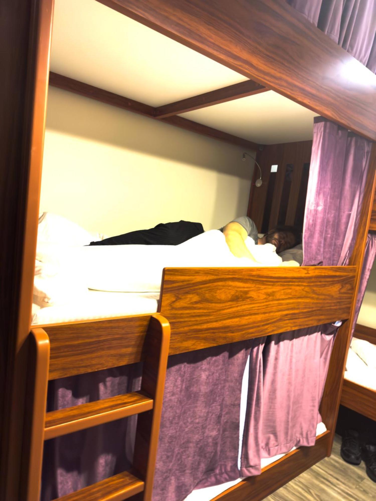 Capsule hotel Route 66