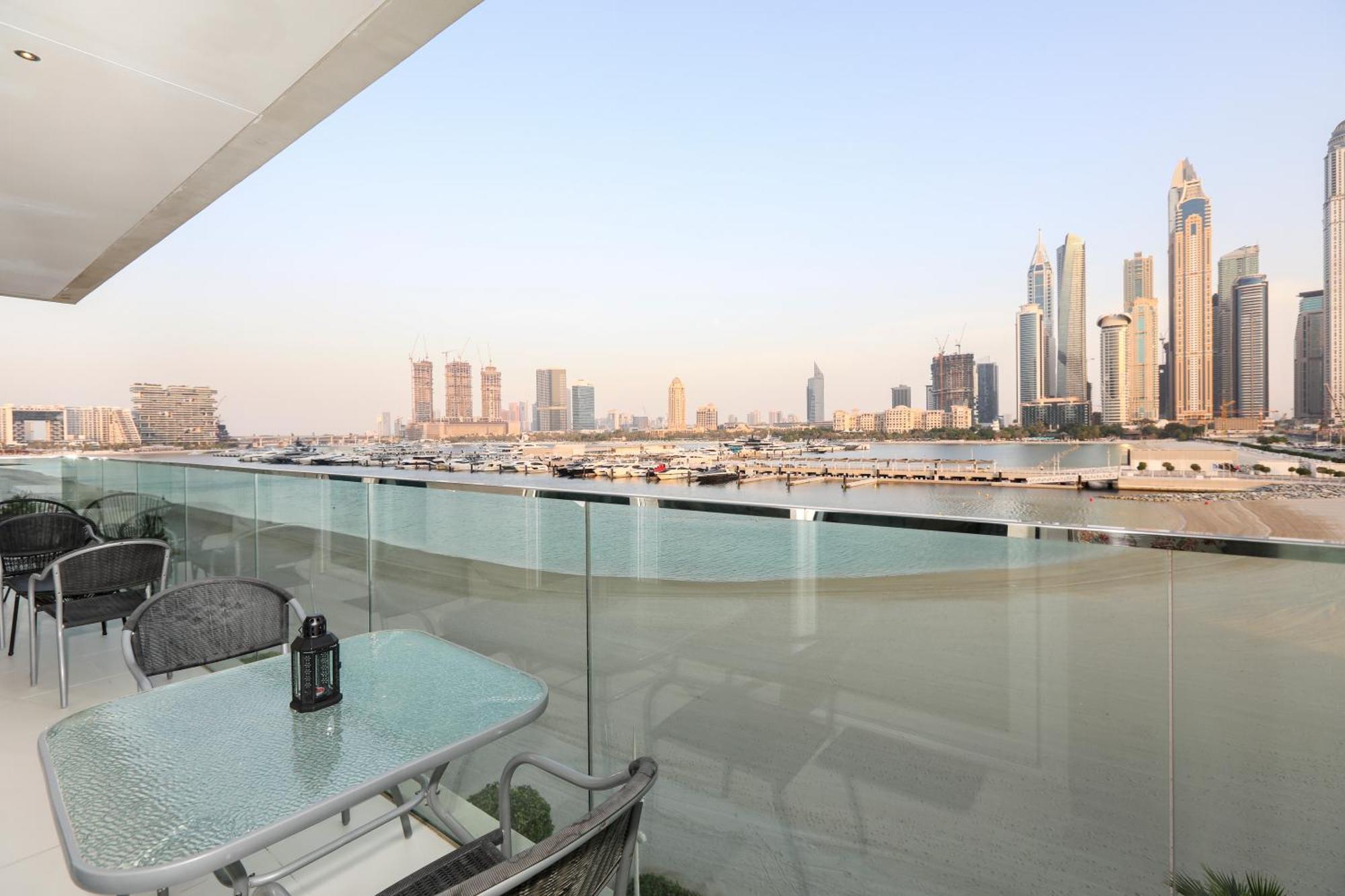 1br Beachfront With Sun Loungers At Palm Jumeirah Apartment