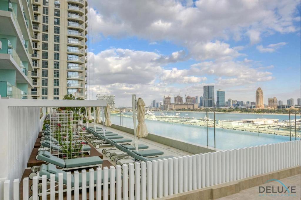 1br Beachfront With Sun Loungers At Palm Jumeirah Apartment