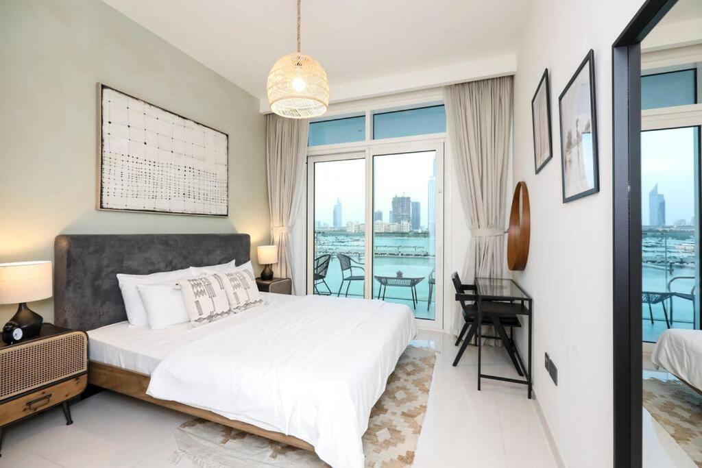 1br Beachfront With Sun Loungers At Palm Jumeirah Apartment Dubai