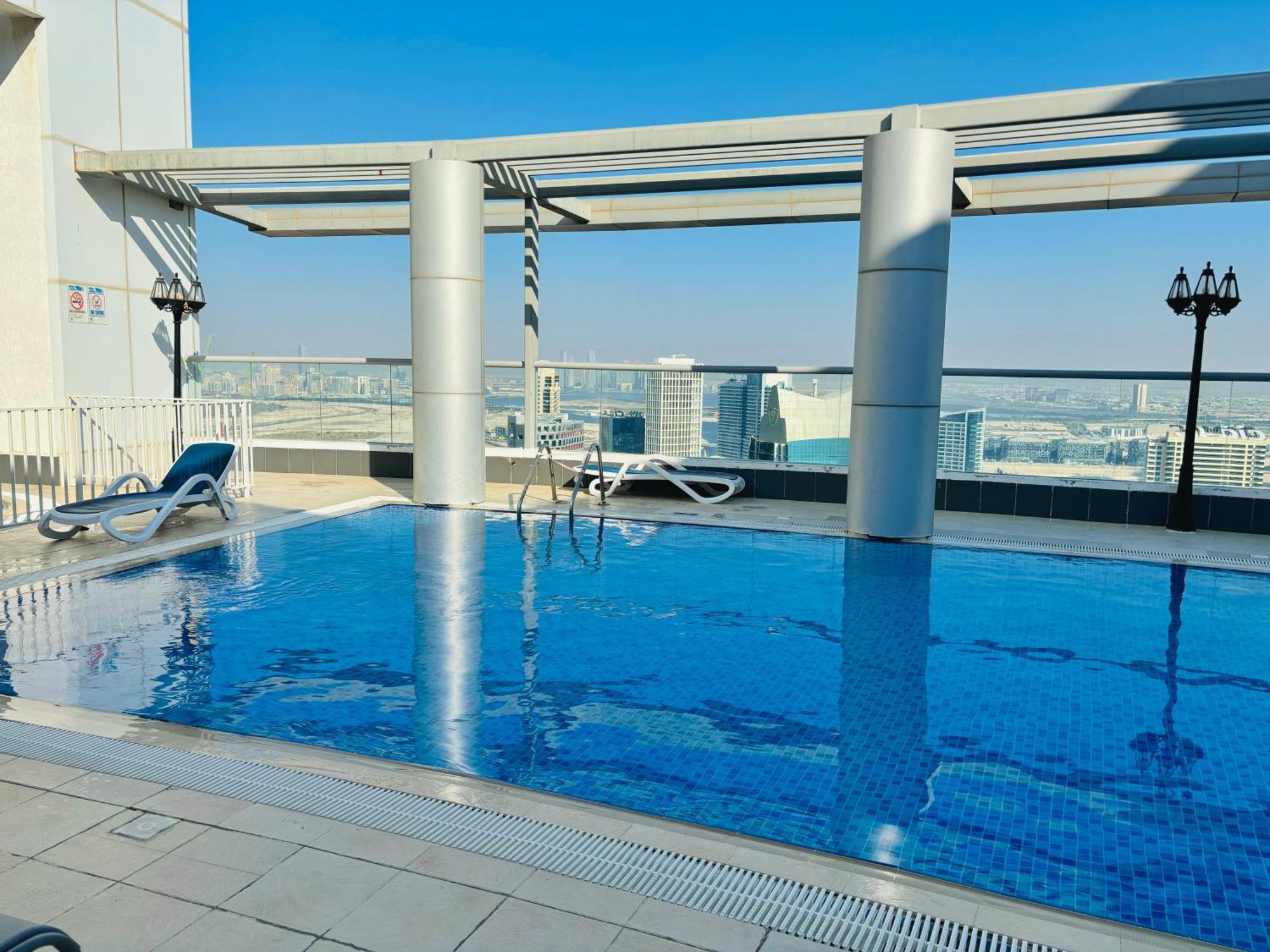 Stunning With Rooftop Pool, Balcony & Gym Apartamento