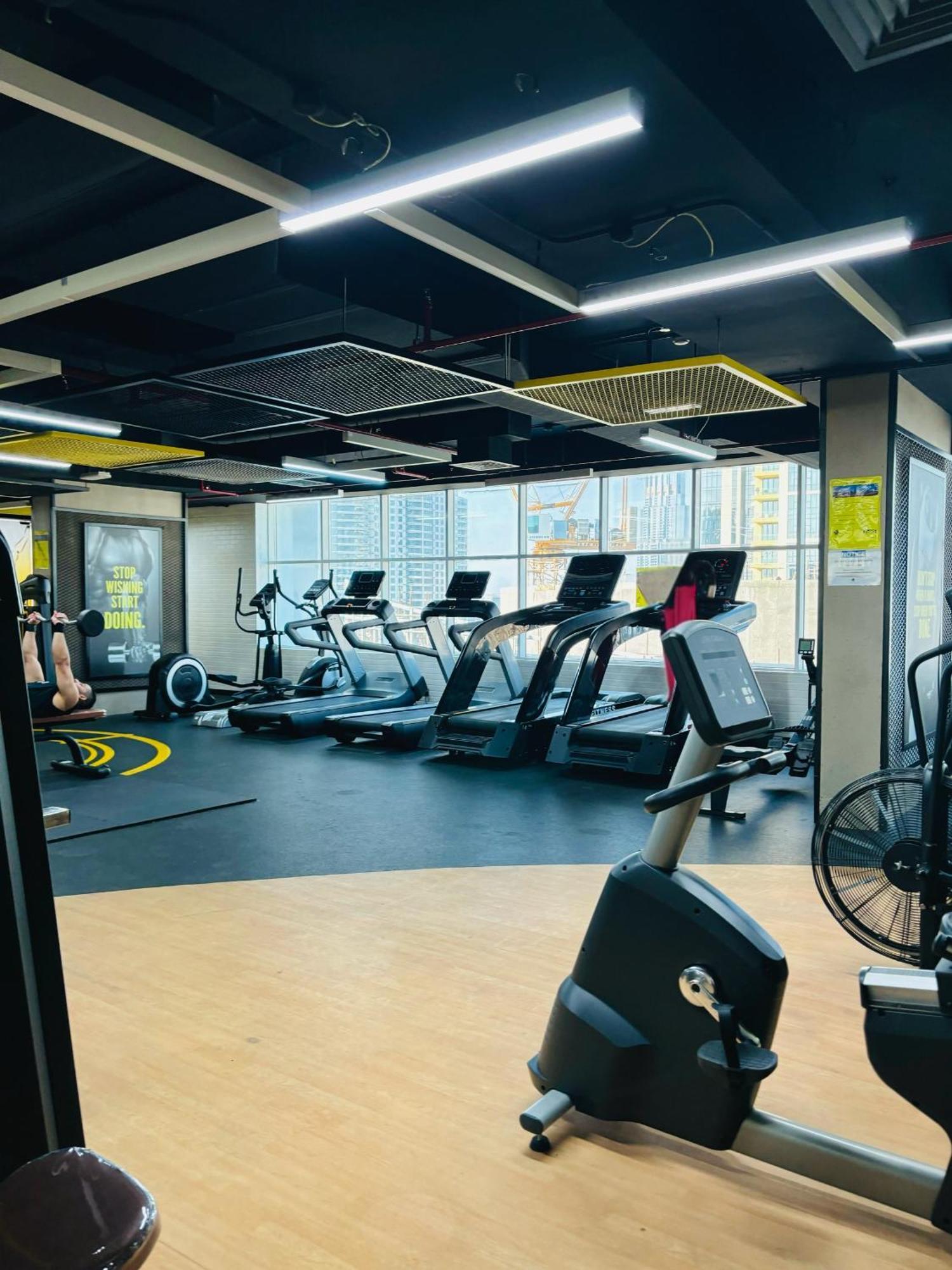 Apartamento Stunning With Rooftop Pool, Balcony & Gym