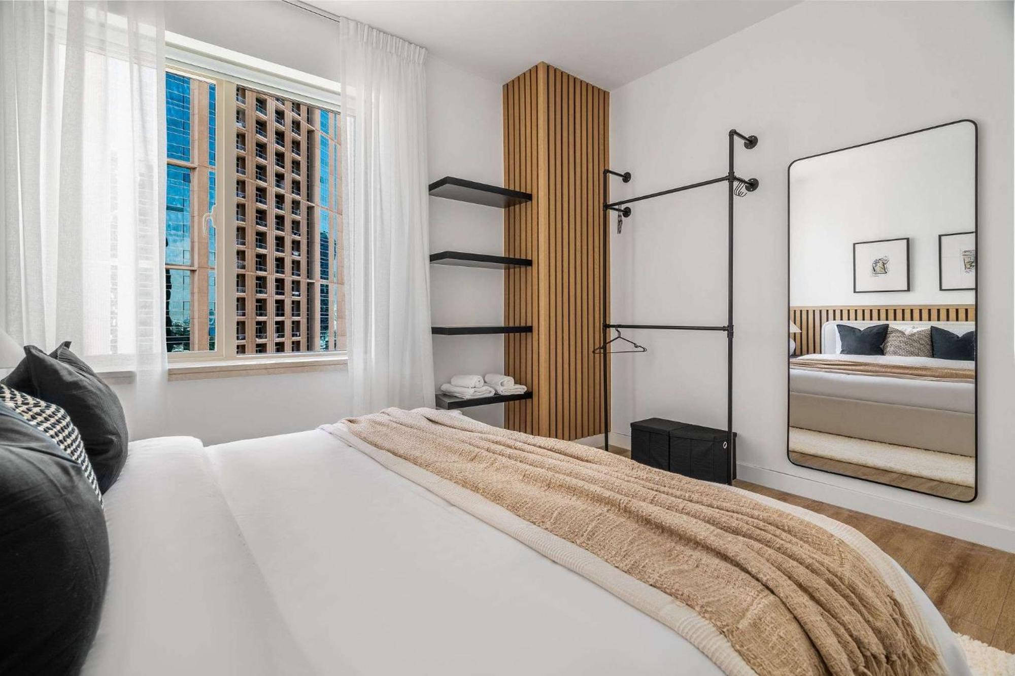 Silkhaus Chic 3bdr & Maid In Marina * Dubai
