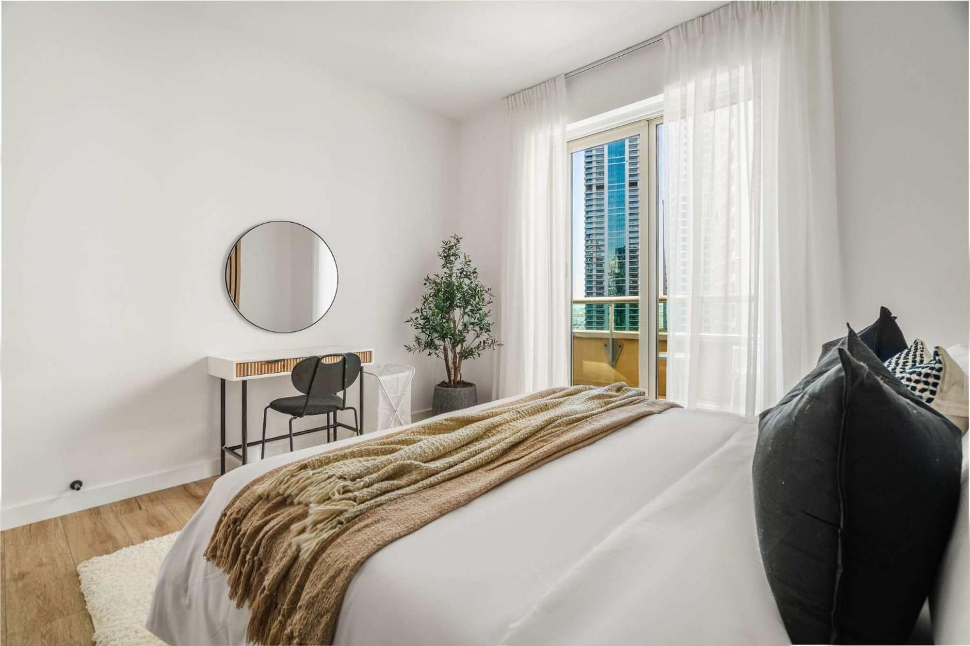 Silkhaus Chic 3bdr & Maid In Marina Apartment
