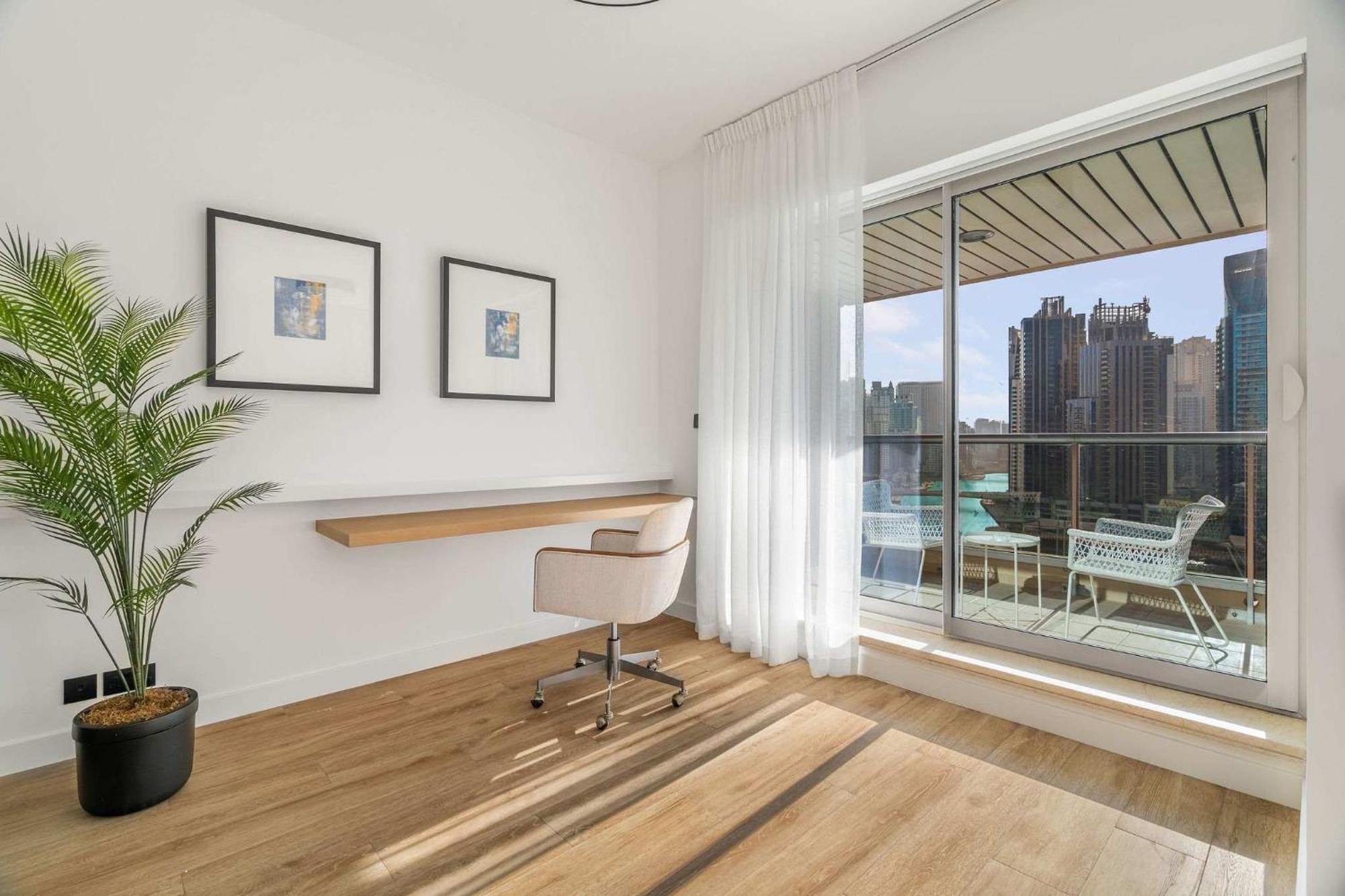 Silkhaus Chic 3bdr & Maid In Marina Apartment Dubai