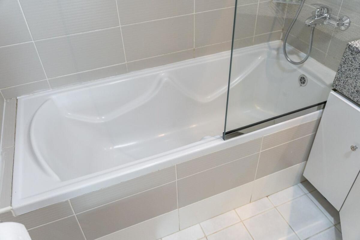 Charming 2-bedroom At Imperial Residences In Jvt Apartment *