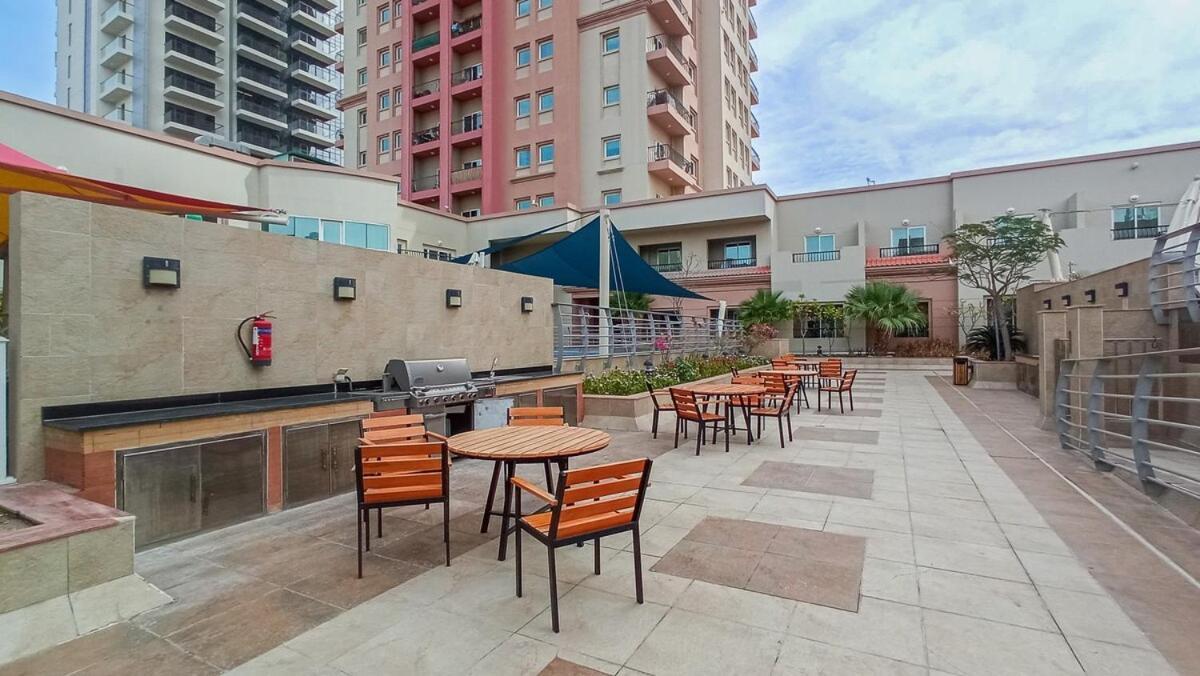 Apartment Charming 2-bedroom At Imperial Residences In Jvt Dubai