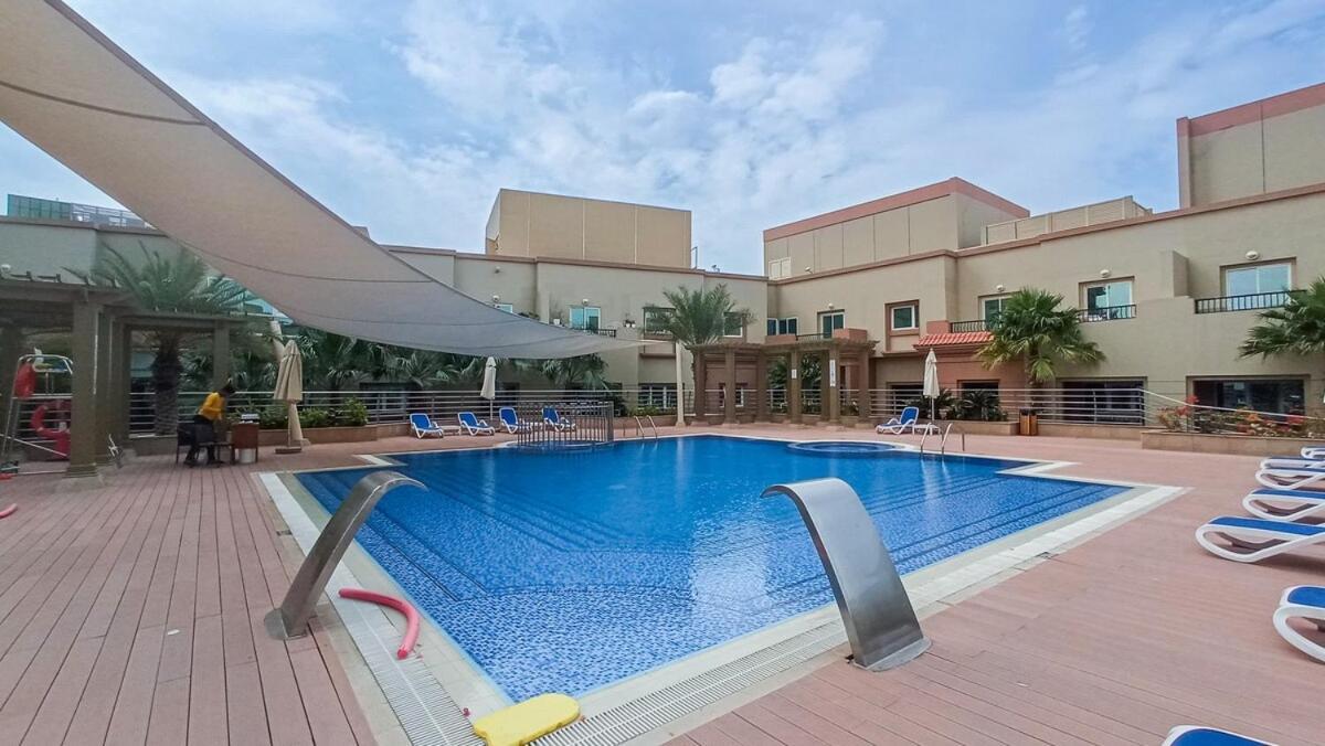 Charming 2-bedroom At Imperial Residences In Jvt Apartment *