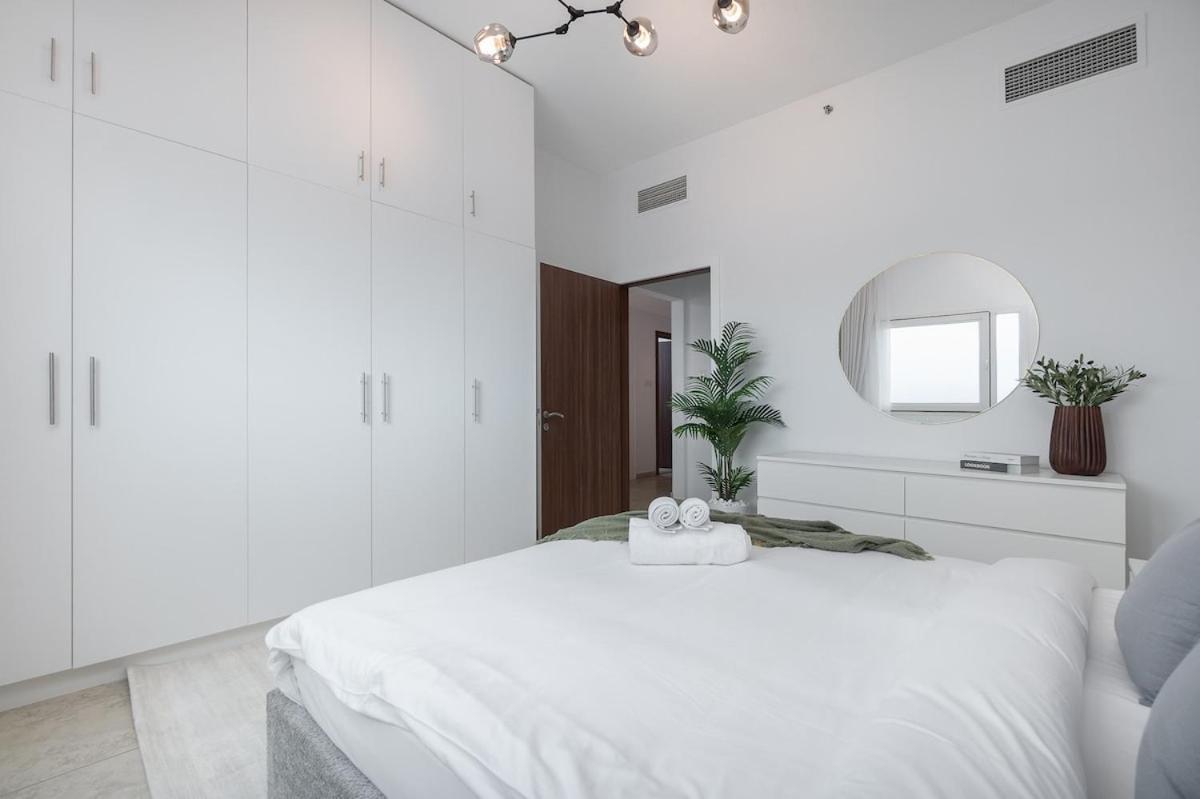 Charming 2-bedroom At Imperial Residences In Jvt Apartment