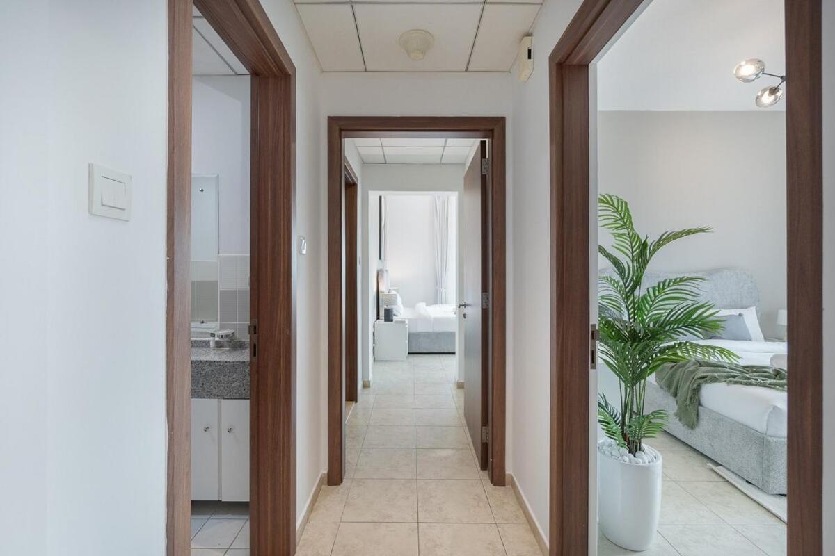 Charming 2-bedroom At Imperial Residences In Jvt *