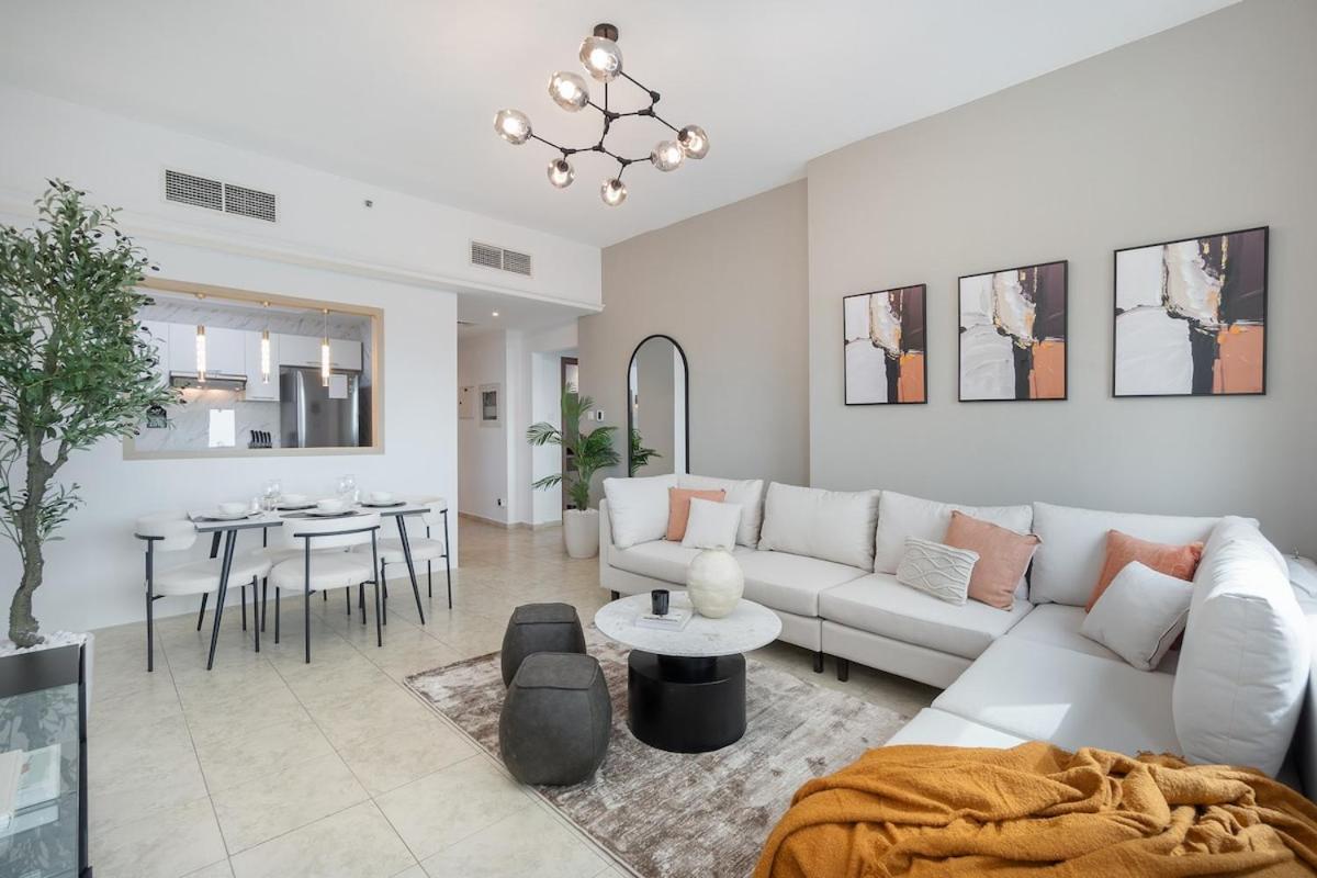 Charming 2-bedroom At Imperial Residences In Jvt Apartment *