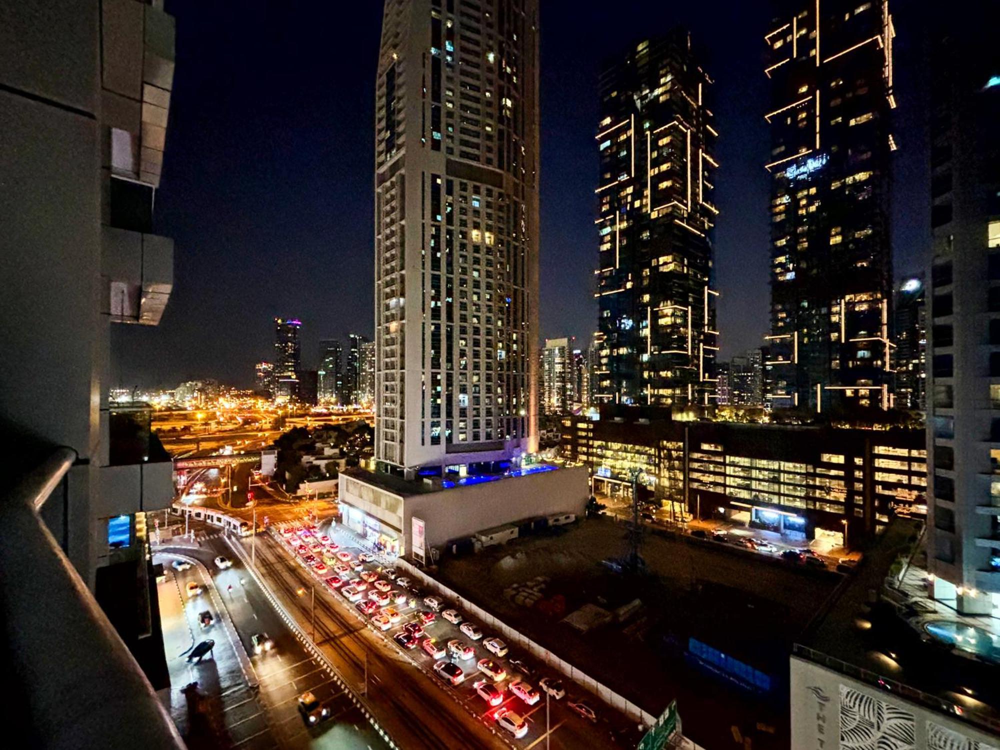 Lux 1br, Kingbed In Marina, 3mints Metro, 5mints Barasti Apartment Dubai