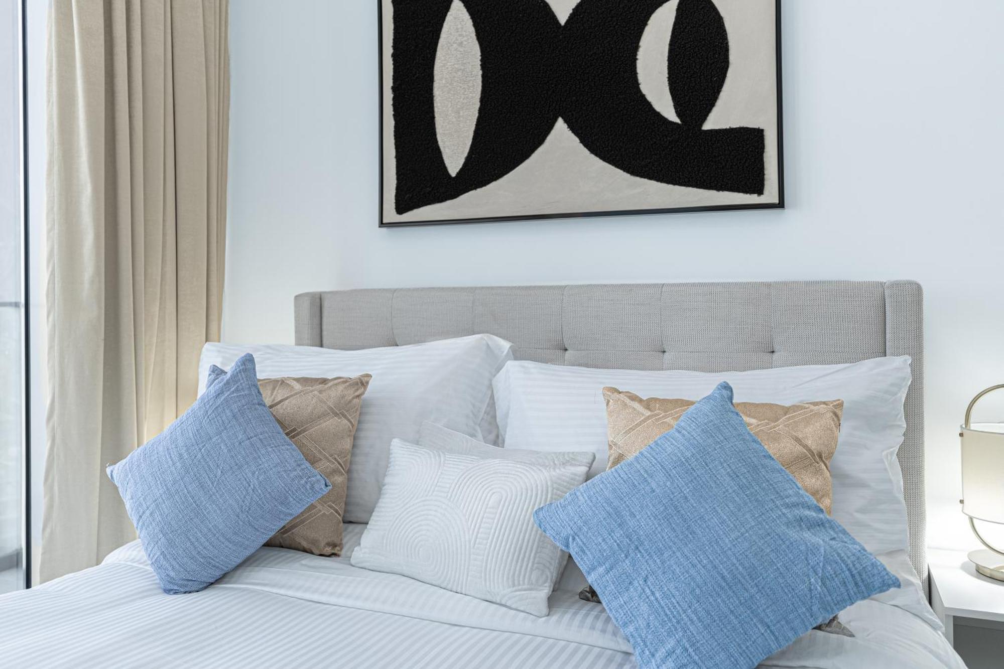 Apartment Escape24 Modern Bloom Tower Jumeirah Village Circle Jvc Dubai