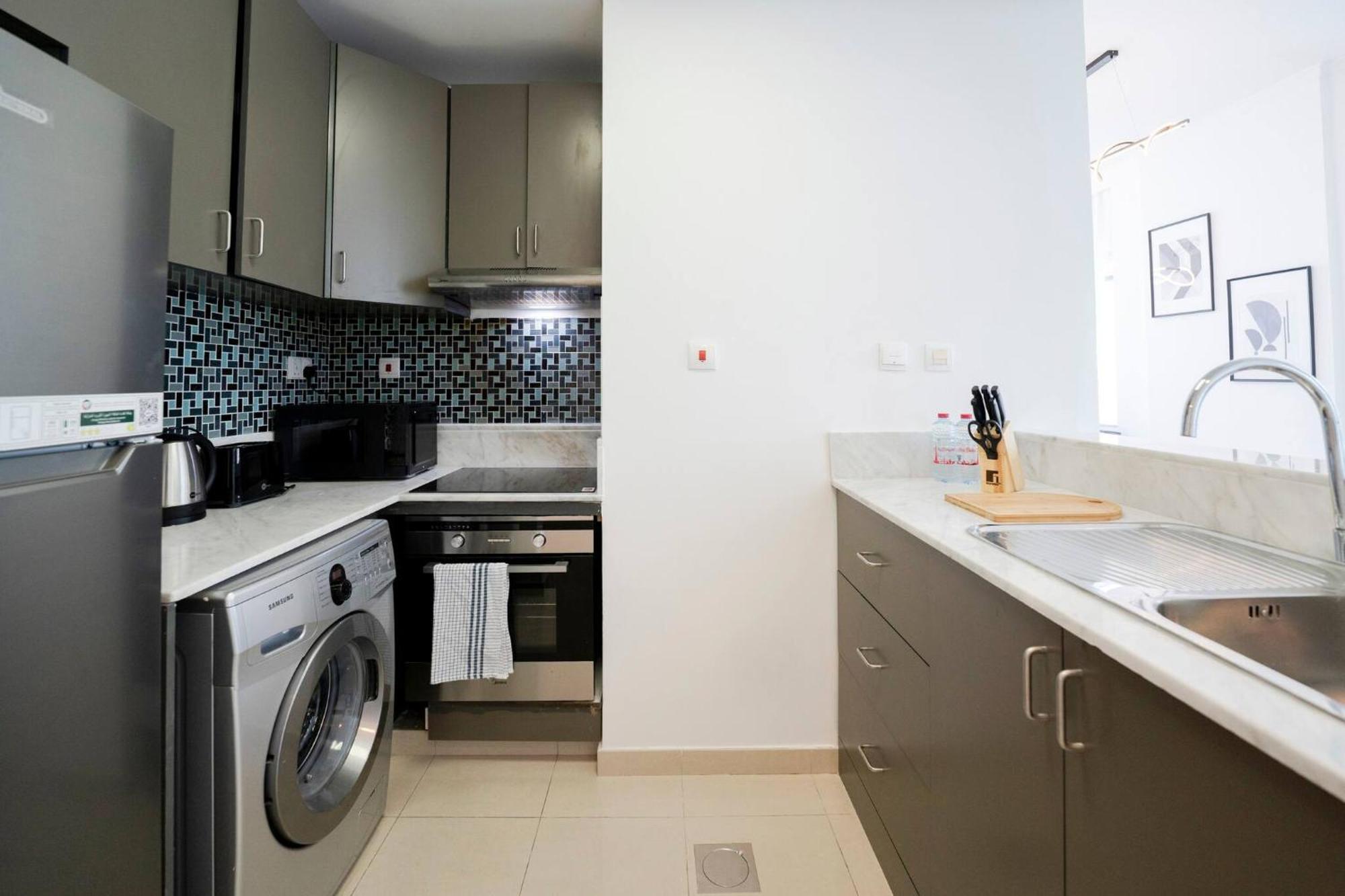 Apartment Stunning 1br With Palm Jumeriah View In Marina *