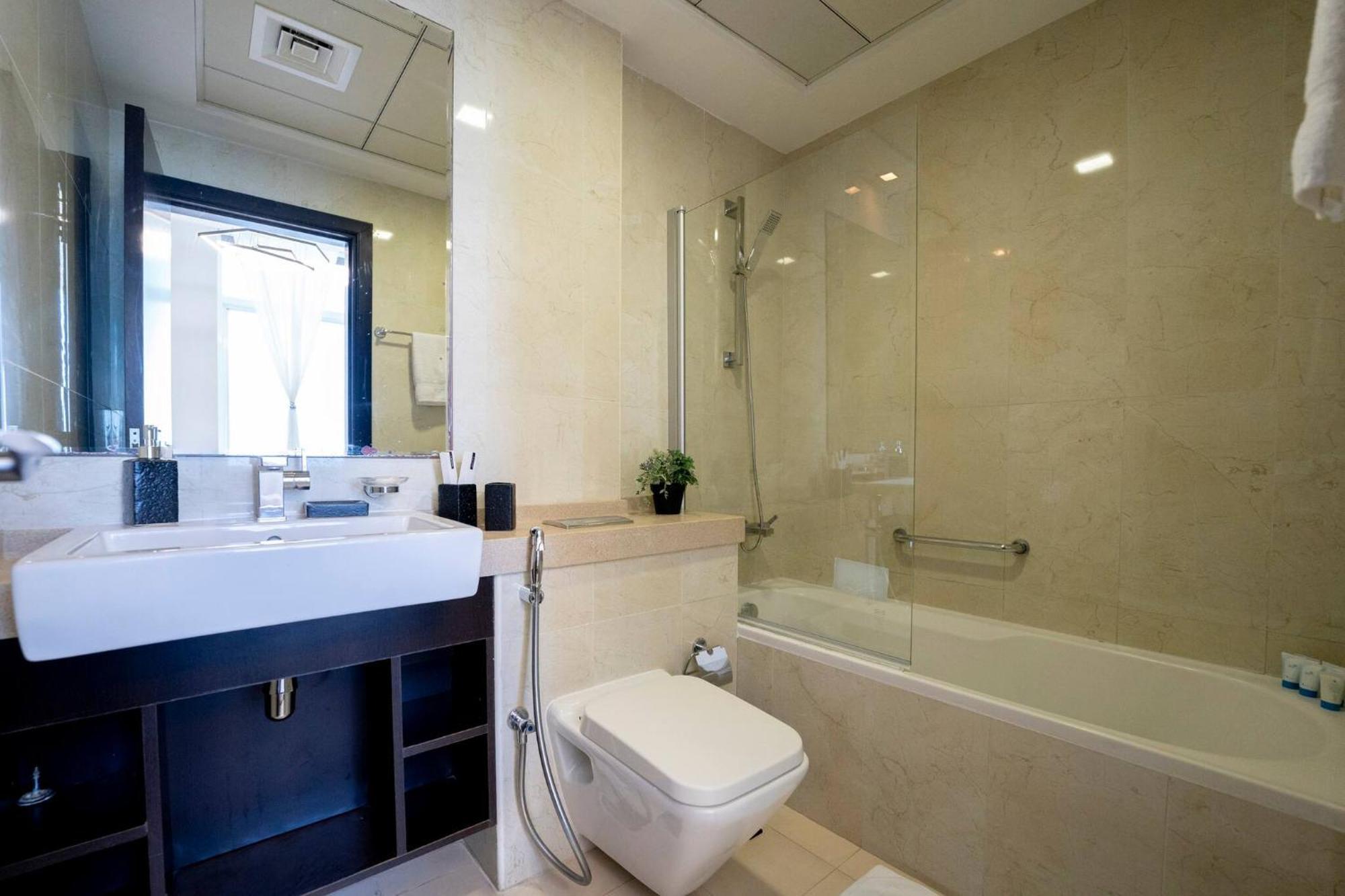 Stunning 1br With Palm Jumeriah View In Marina *