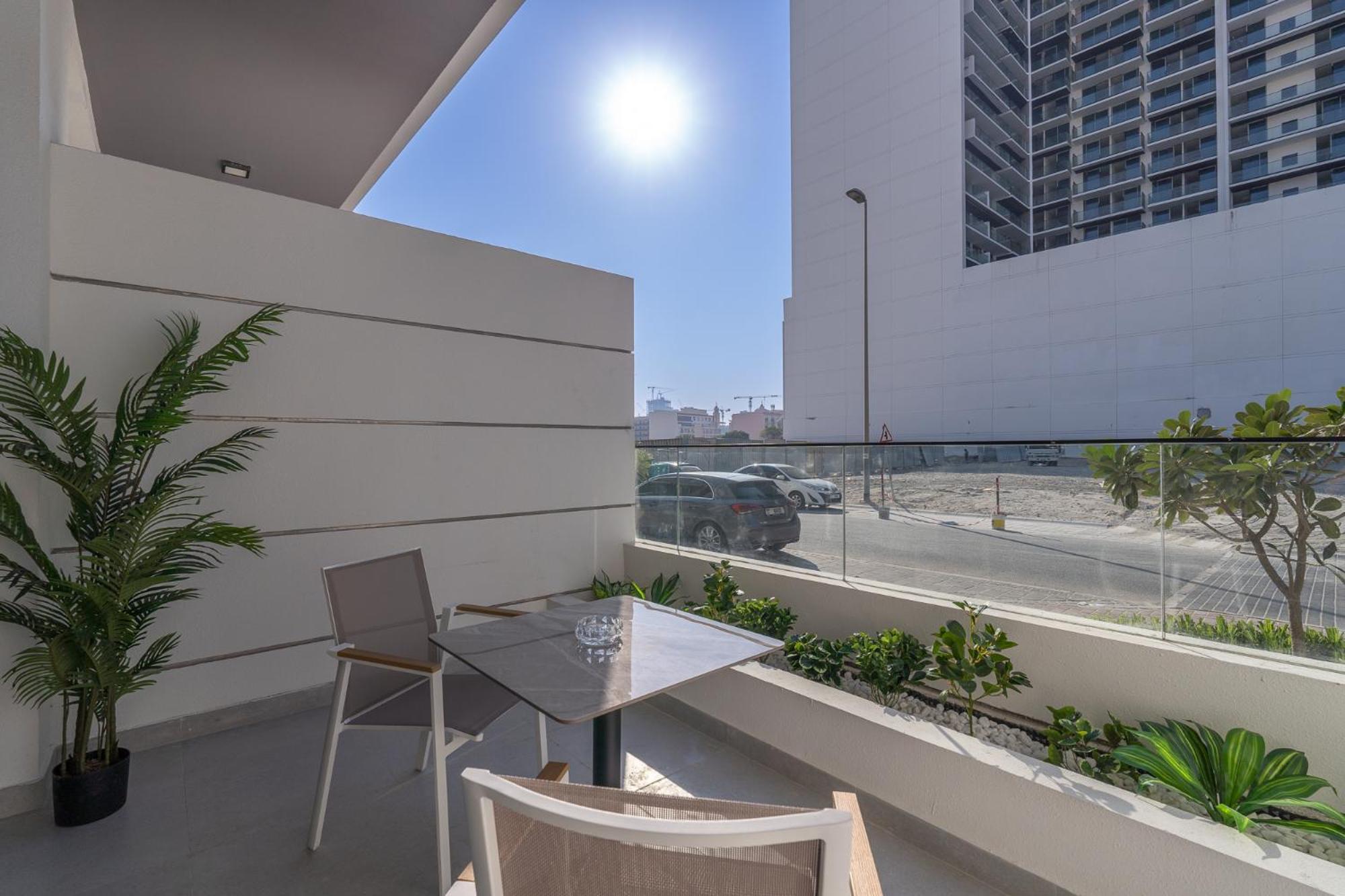 Trendy Loft In Oxford Terrace Jvc Apartment *