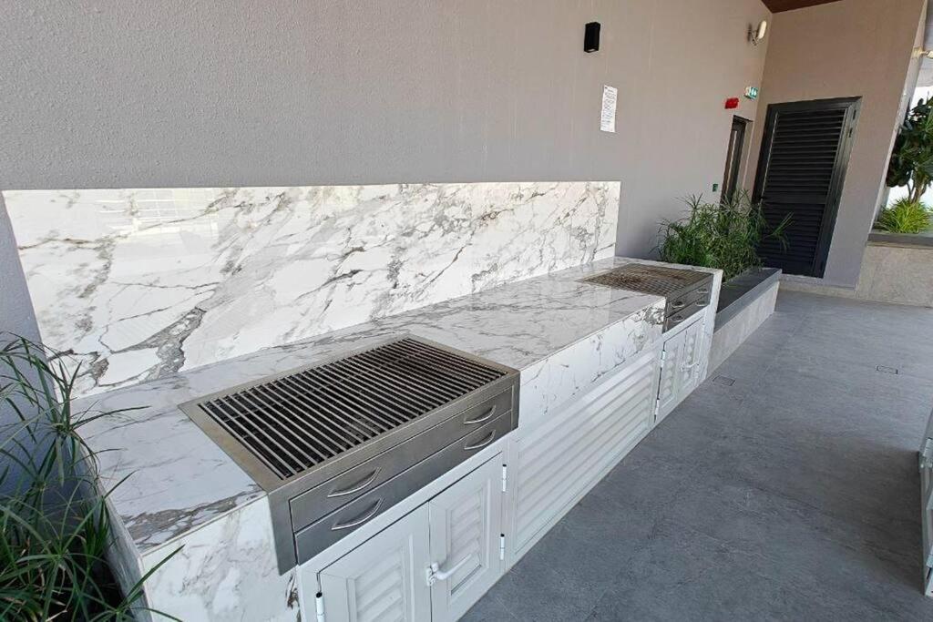 Trendy Loft In Oxford Terrace Jvc *