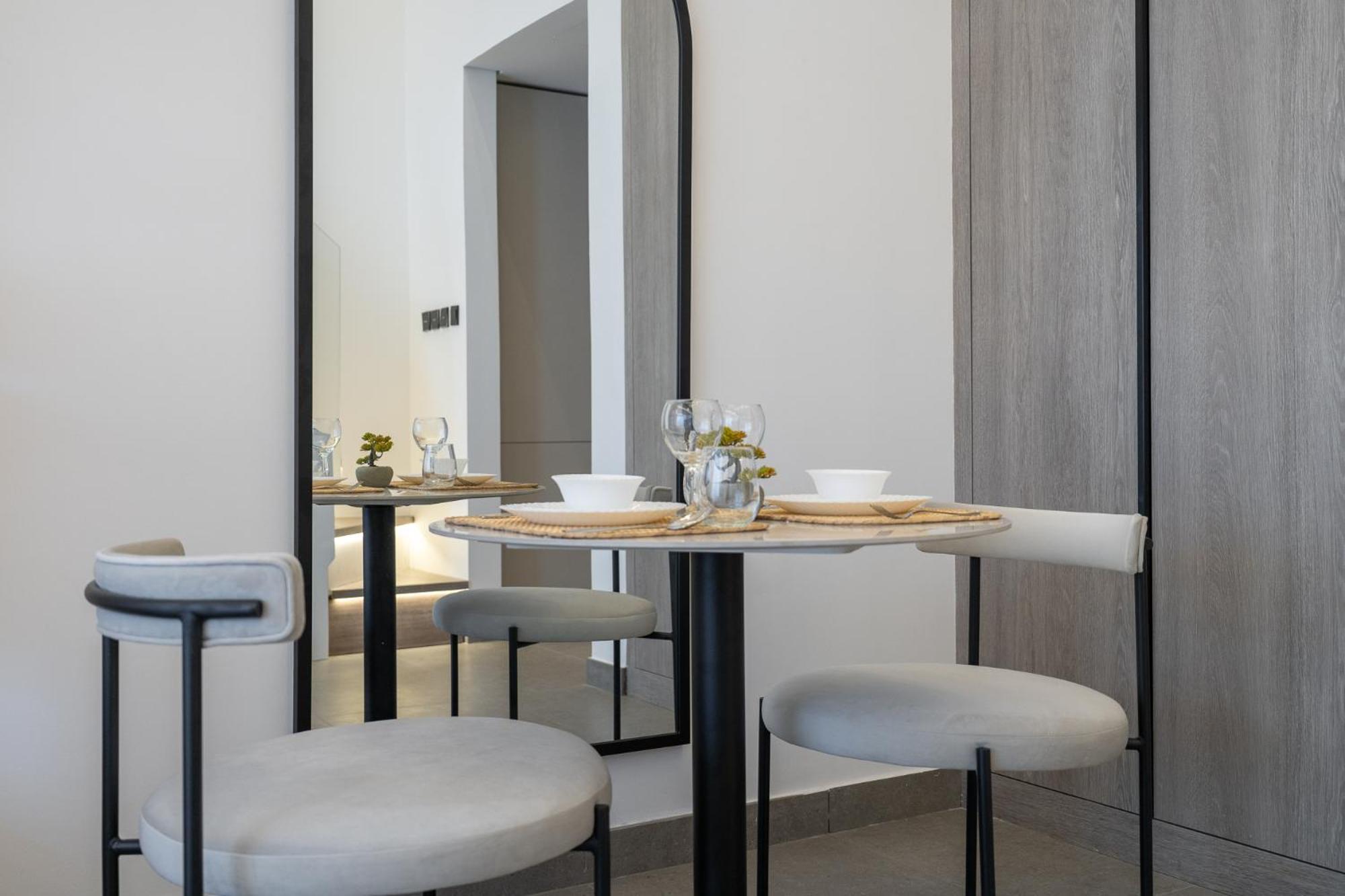 Trendy Loft In Oxford Terrace Jvc Dubai
