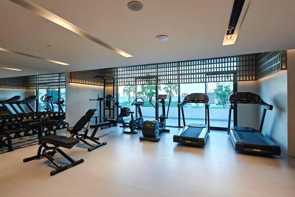 Trendy Loft In Oxford Terrace Jvc Apartment