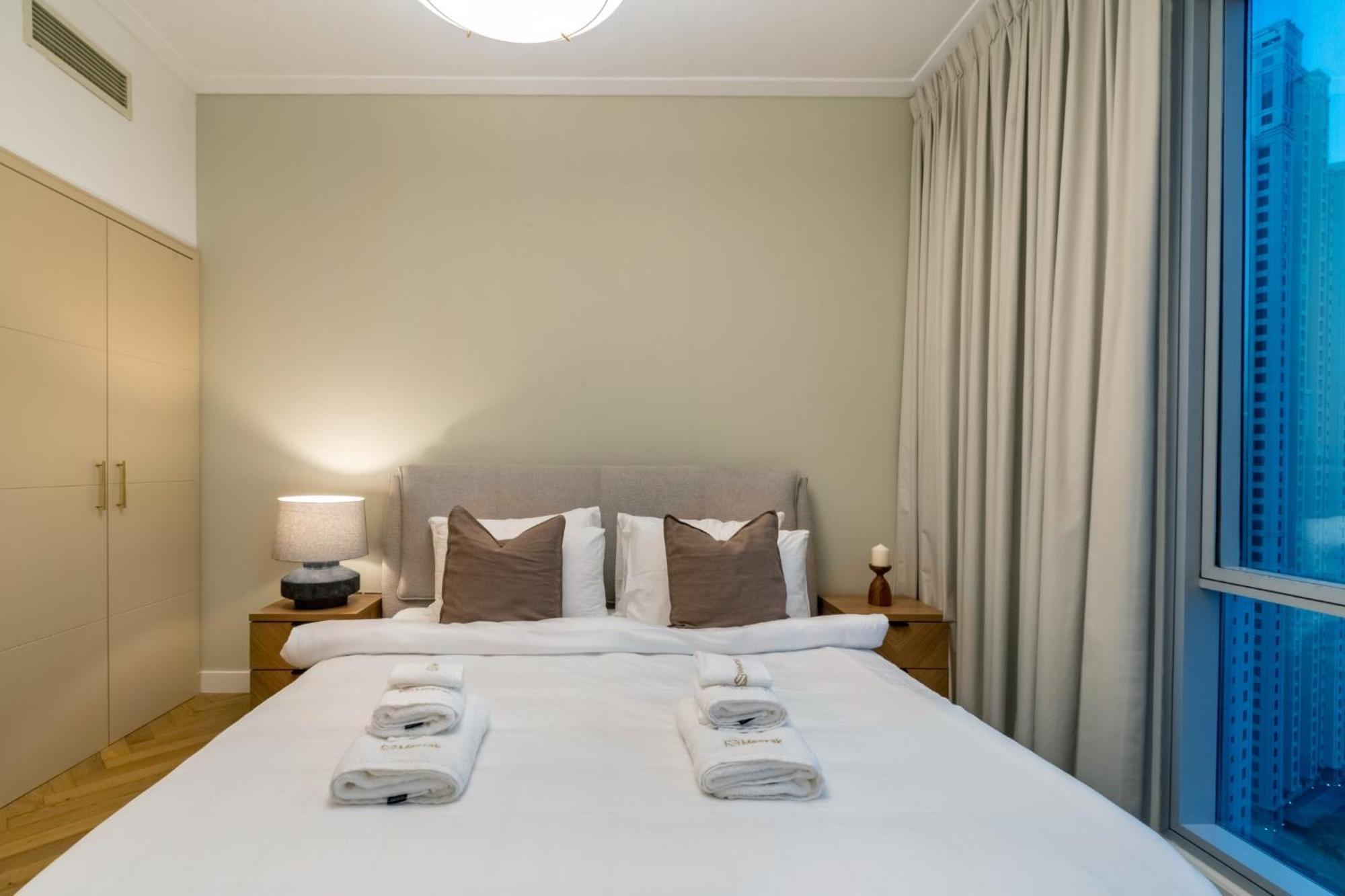 Marina Royale 3 Bedroom I Luxe Marina Harbour & Yacht Club Views I Nearby To A I Free Pool, Gym, Wi-fi And Parking I By Meerak